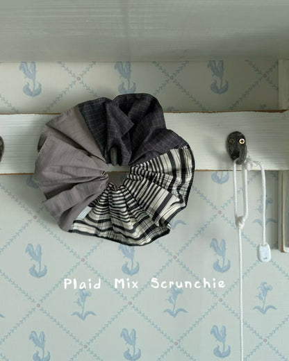 KA437 Plaid Mix Scrunchie