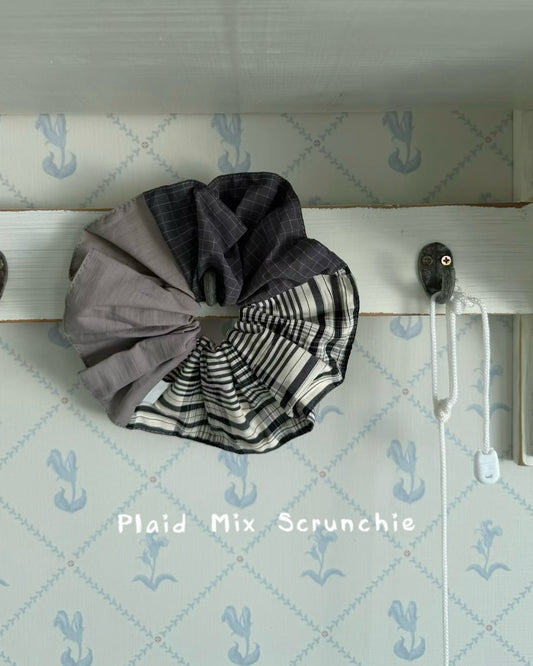 KA437 Plaid Mix Scrunchie