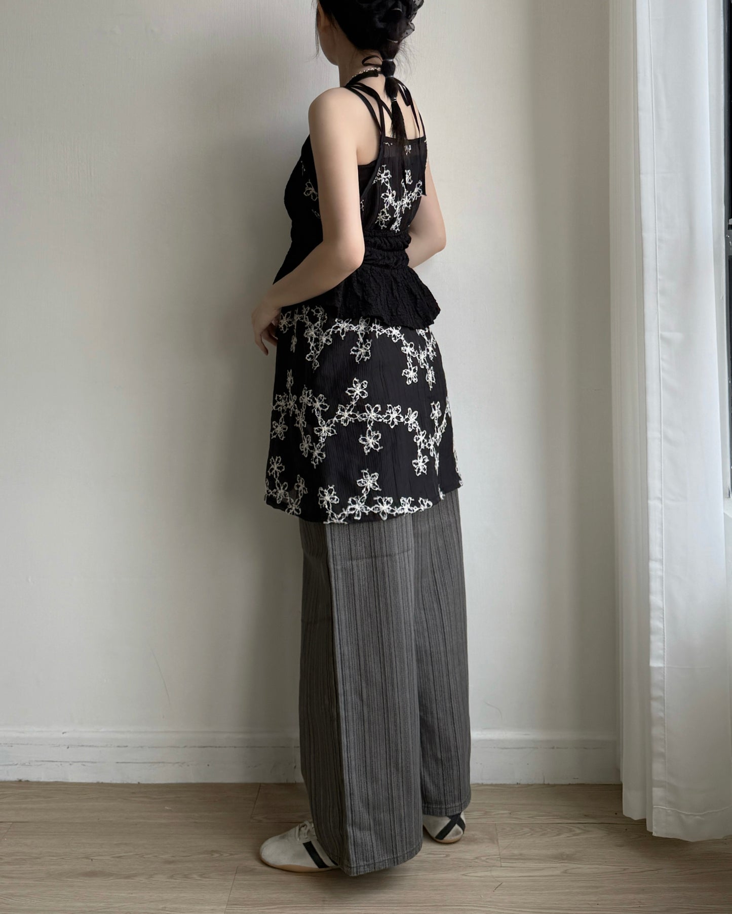 VT297 Floral Vest OPS - White | Black
