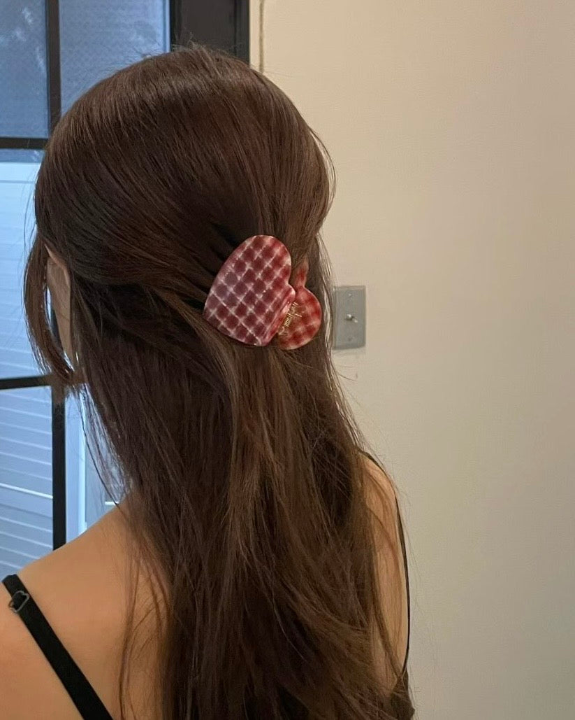 KA438 Heart Claw Clip