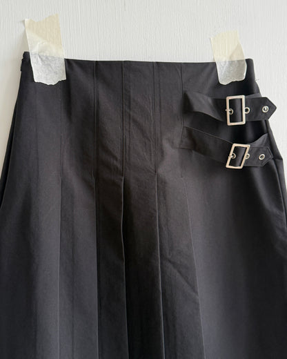 SK225 Pleated Skirt - Ivory | Black