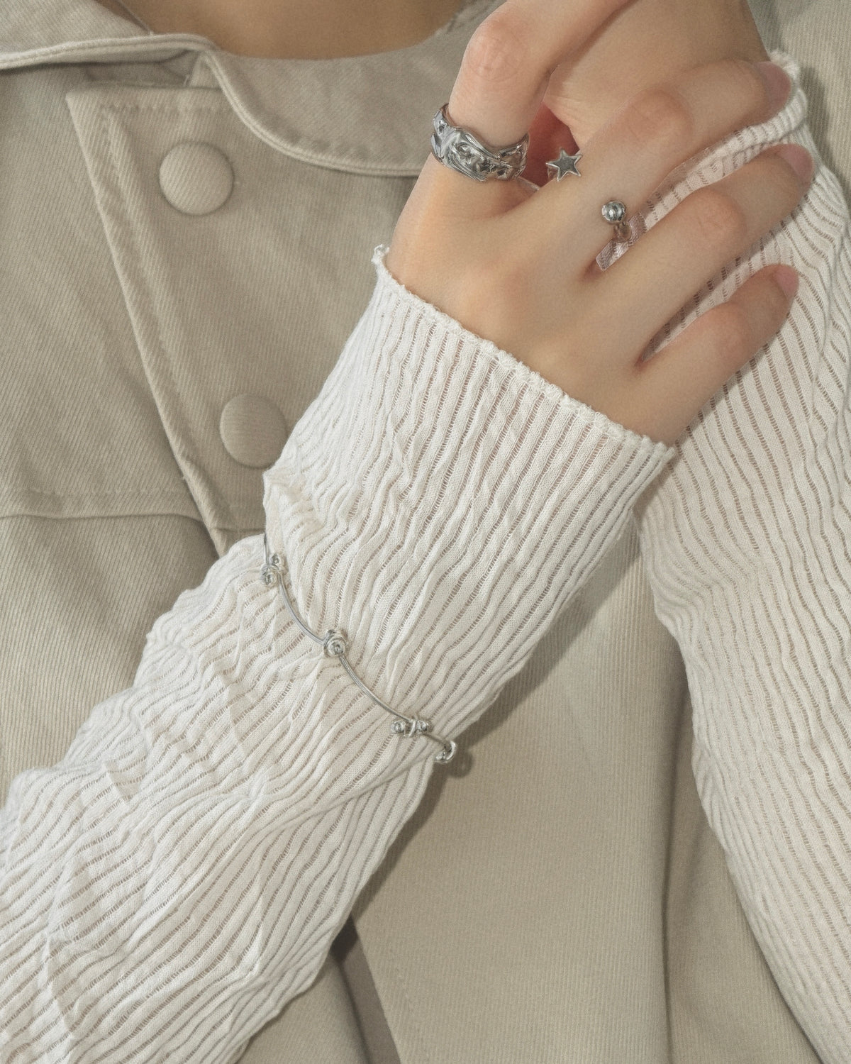 KA425 Minimal Star&Bead Ring