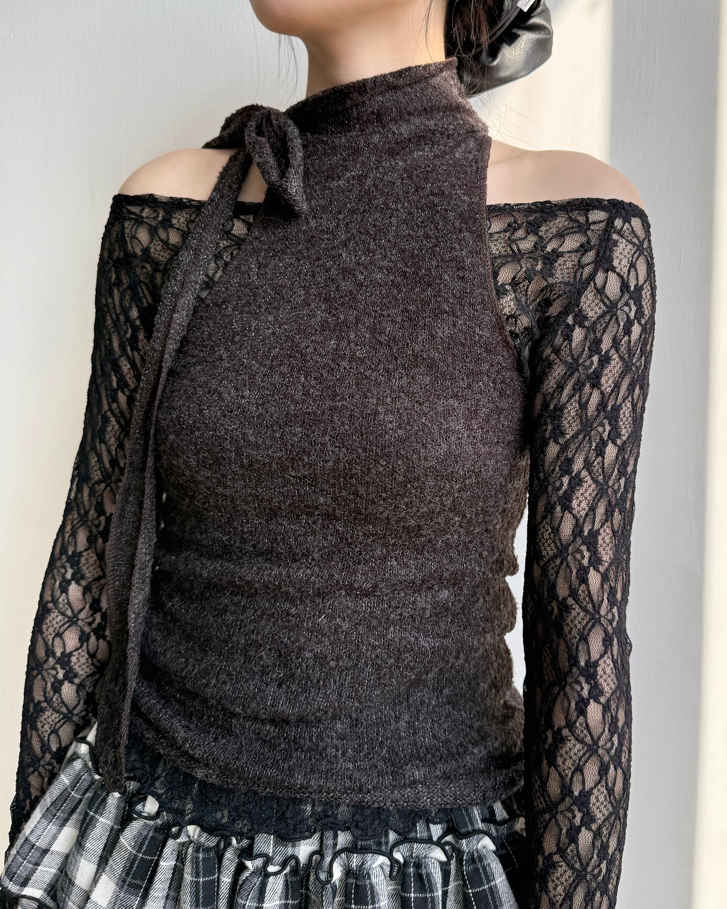 VT266 Ribbon Vest - Ivory | Black