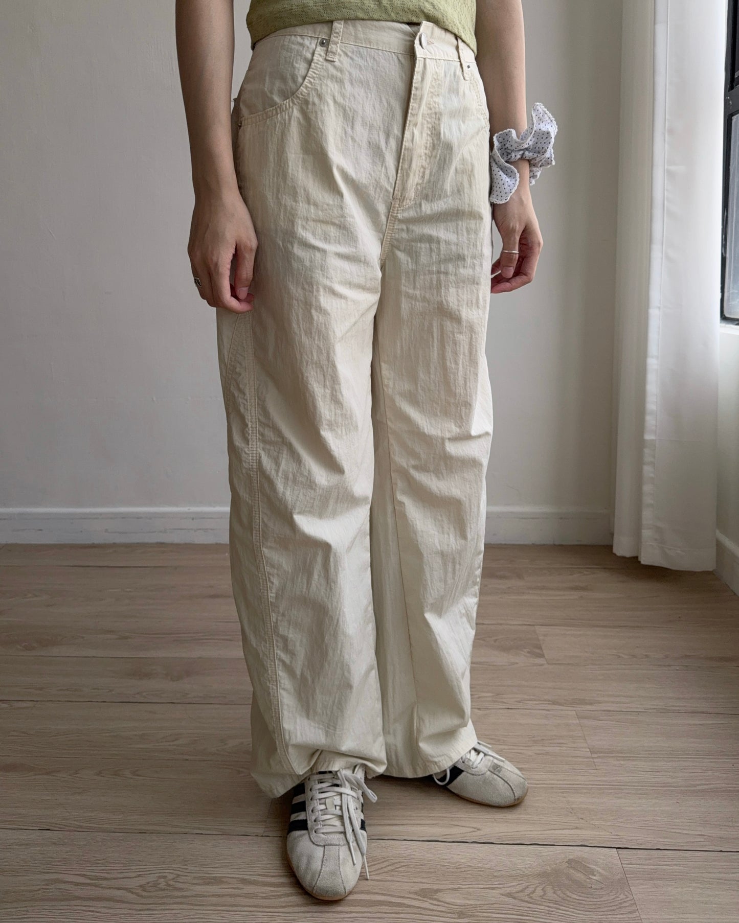 PT085 Cut-out Curved Pants - Beige | Ivory | Charcoal