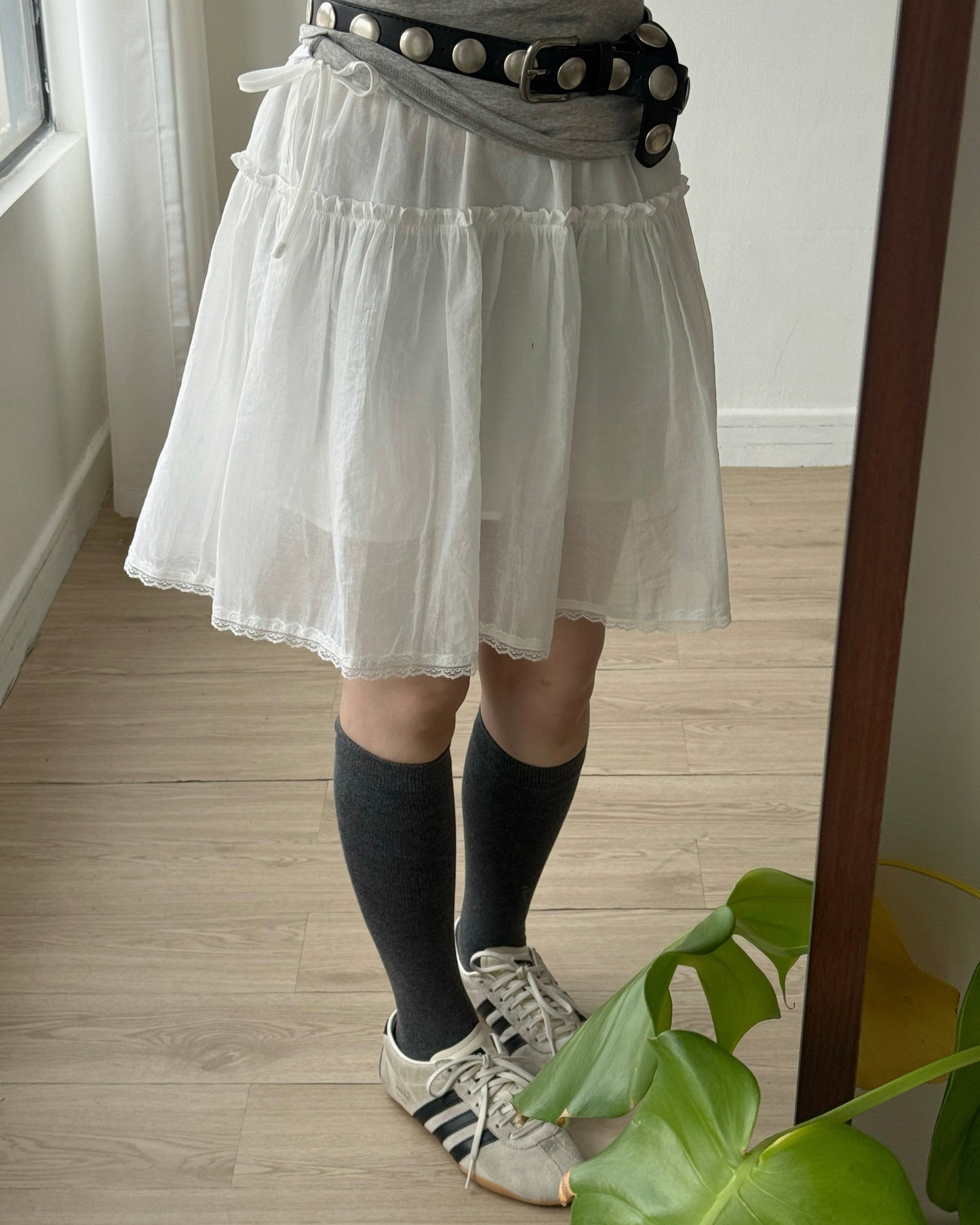 SK223 Porter Frill  Skirt - Beige | White