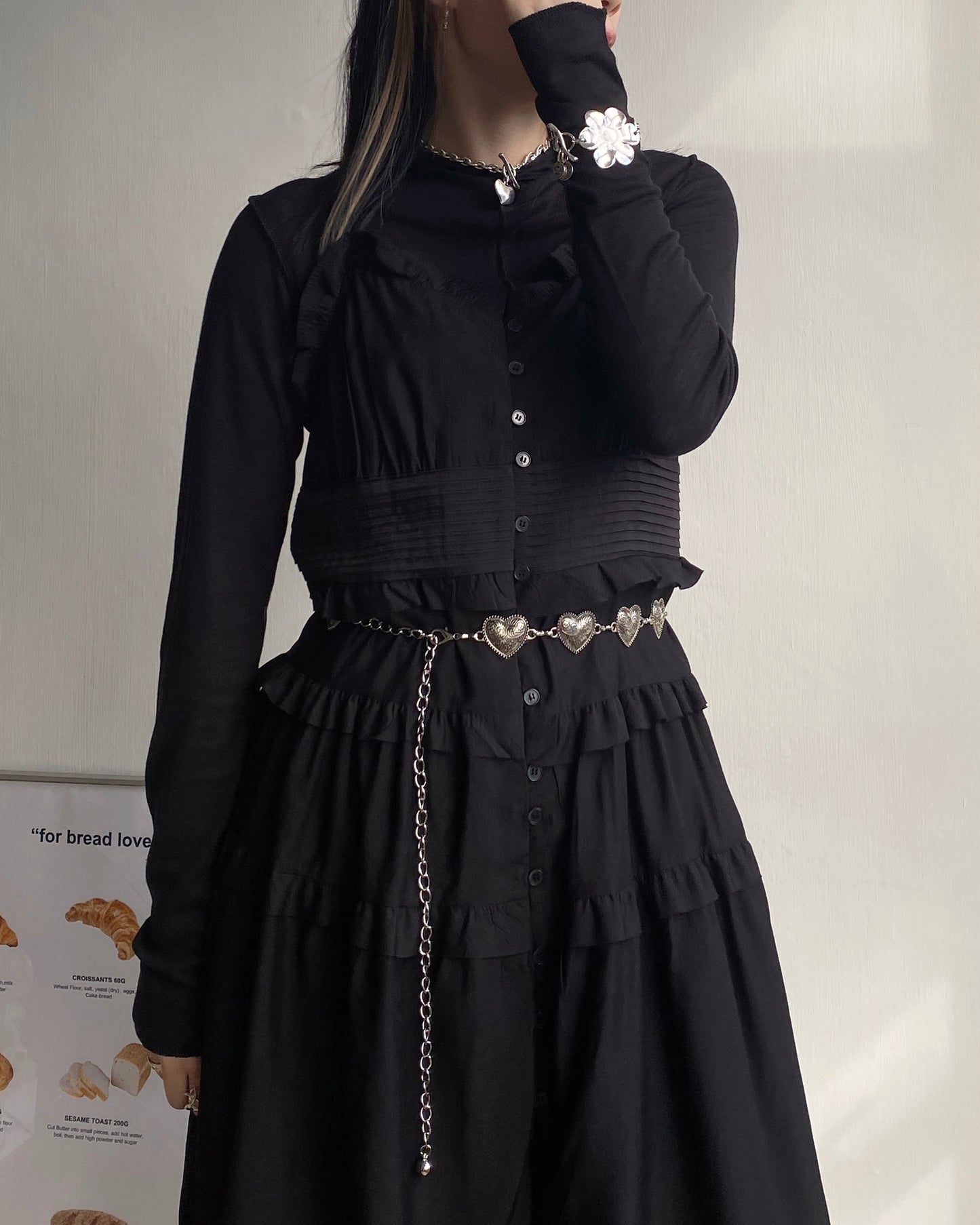 DS257 Ruffle Button OPS - Ivory | Black