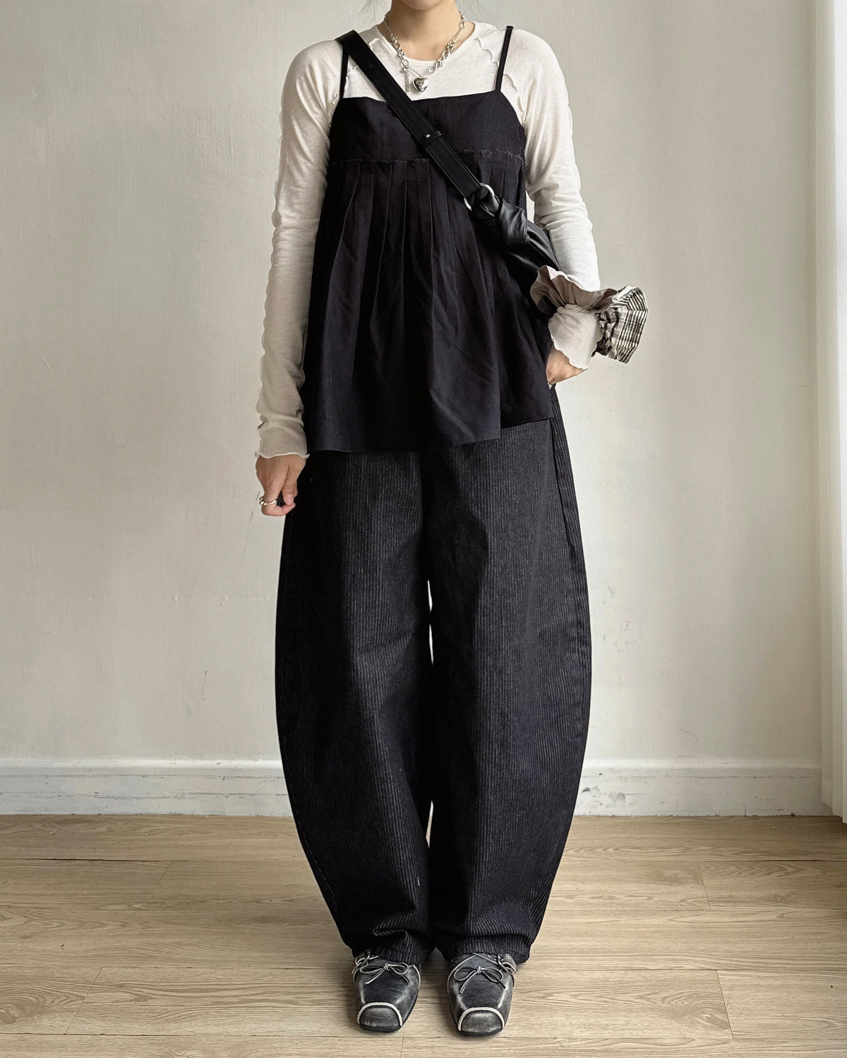 JN070 Balloon Buckle Stripe Pants - Navy | Brown | Gray