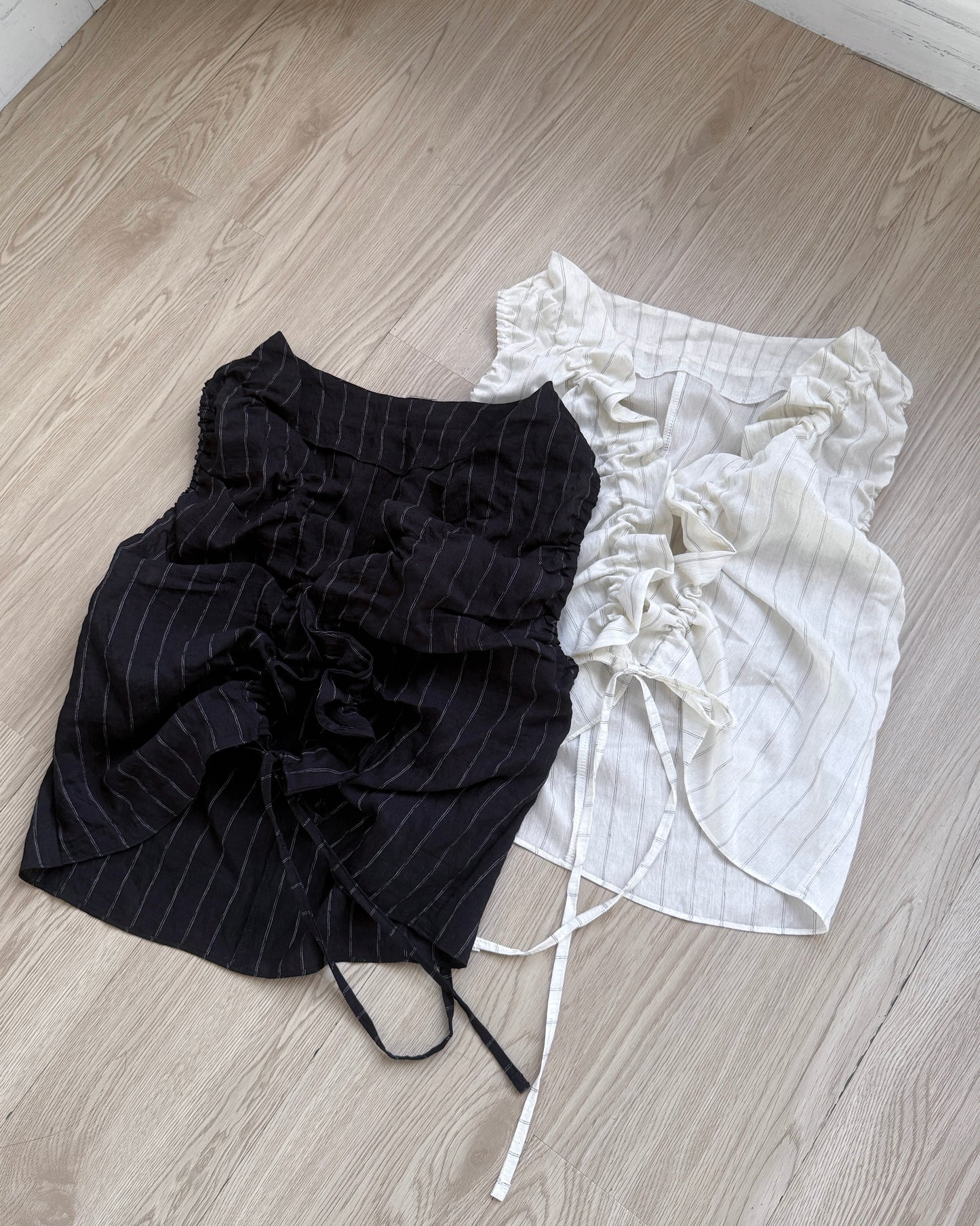 VT251 Sunny Vest Blouse - Ivory | Black