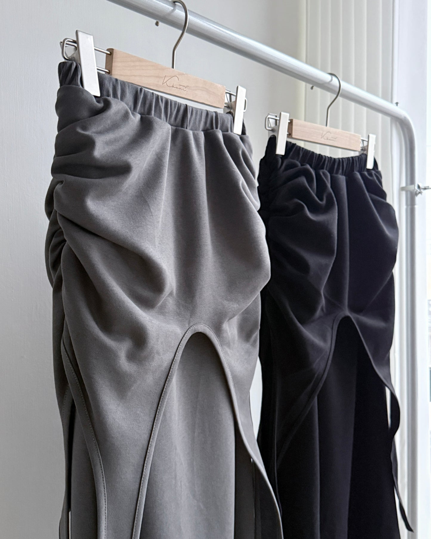 SK203 PePe Skirt - Charcoal | Black