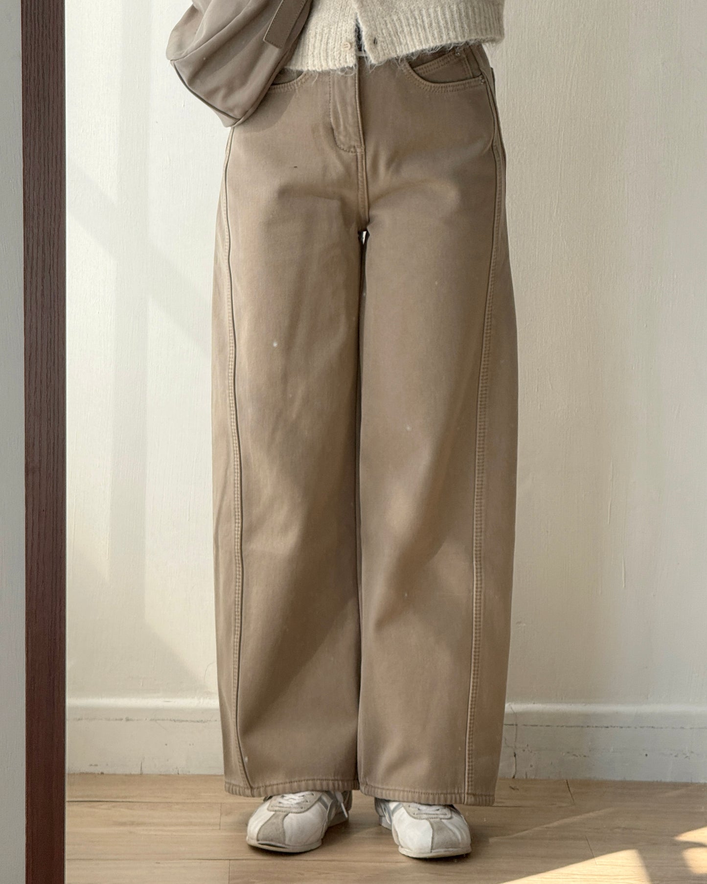 JN062 內有毛毛直筒牛仔褲 - Beige | Blue