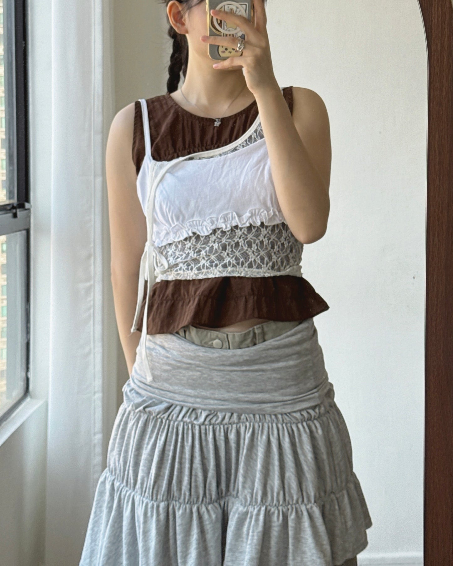 VT323 Ruffle Mini Vest - White | Gray