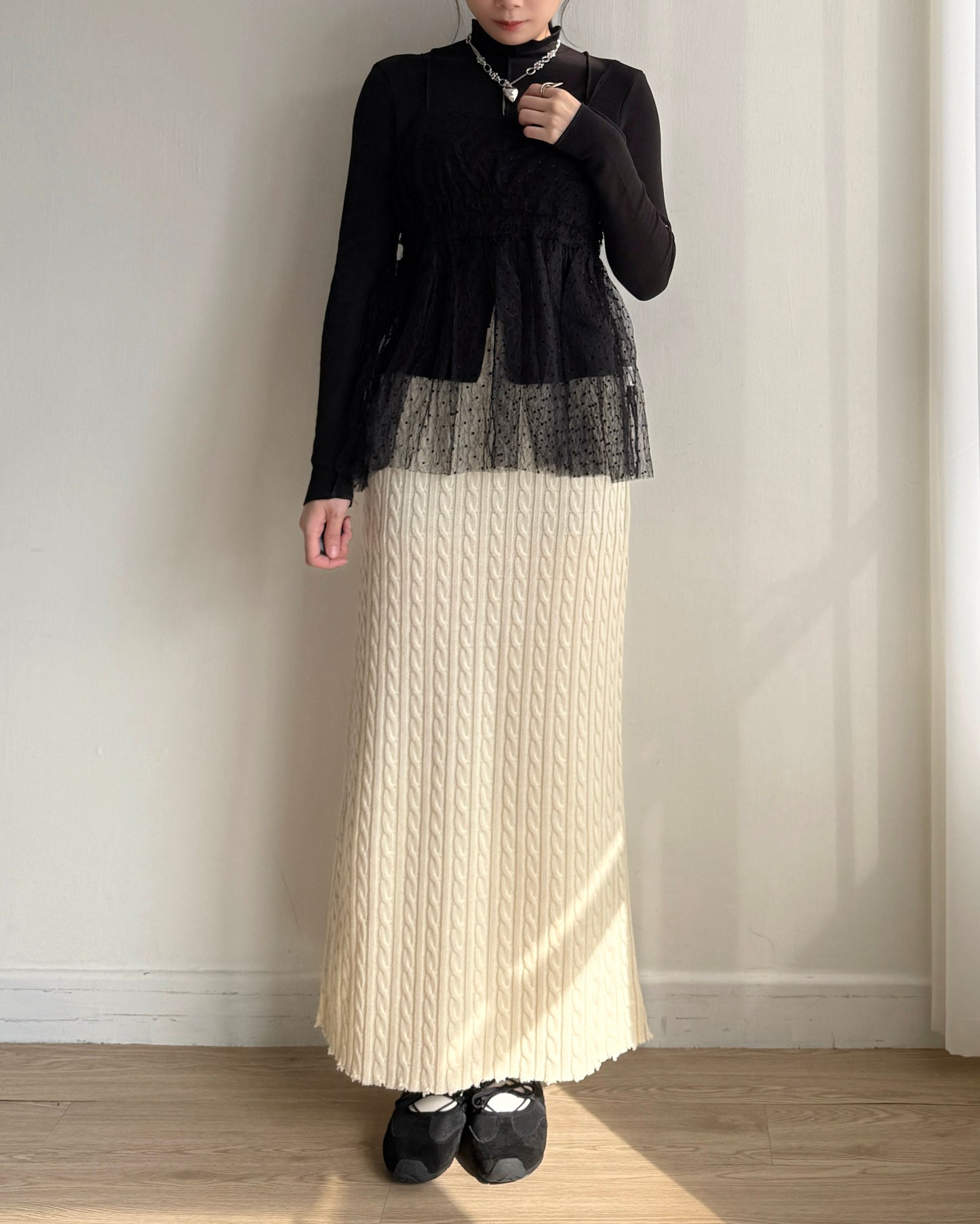 VT270 Lace Vest - Black