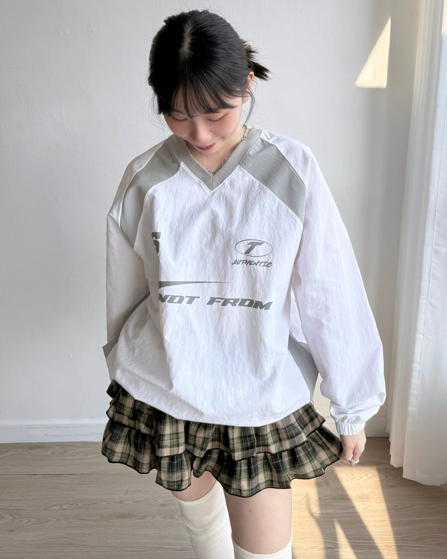 TP550 Nylon Sweatshirt - White | Black