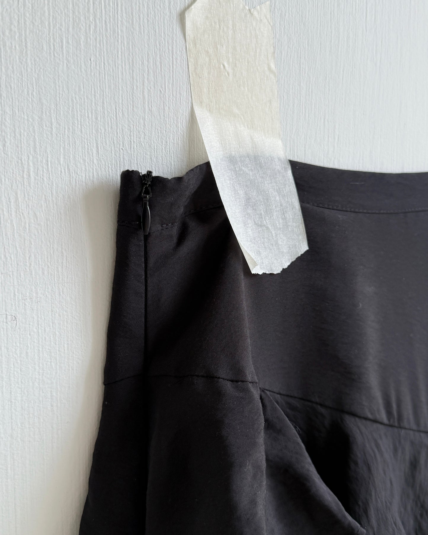 SK218 Ruffle Long Skirt - White | Black