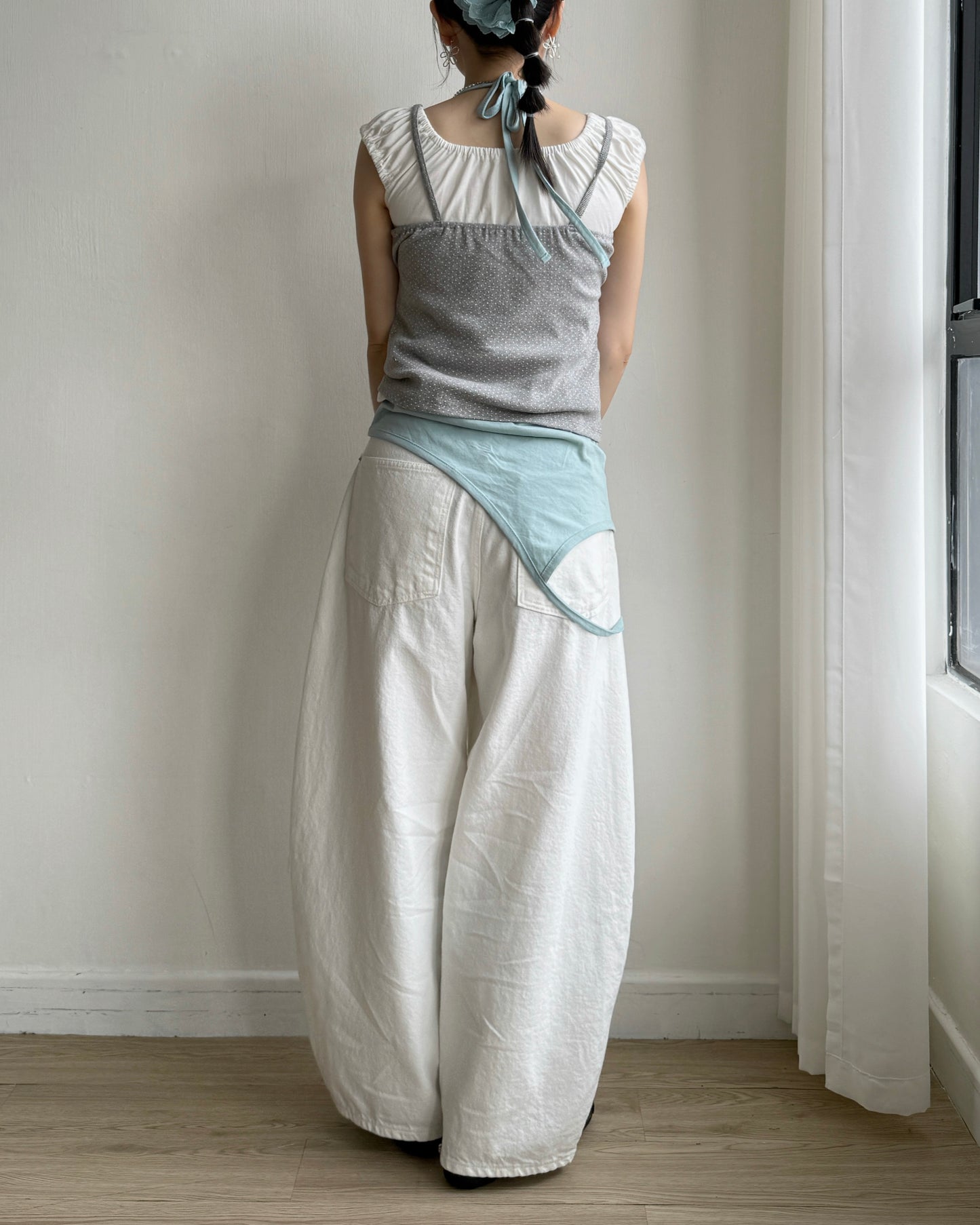 VT284 DotDot Vest - White | Gray