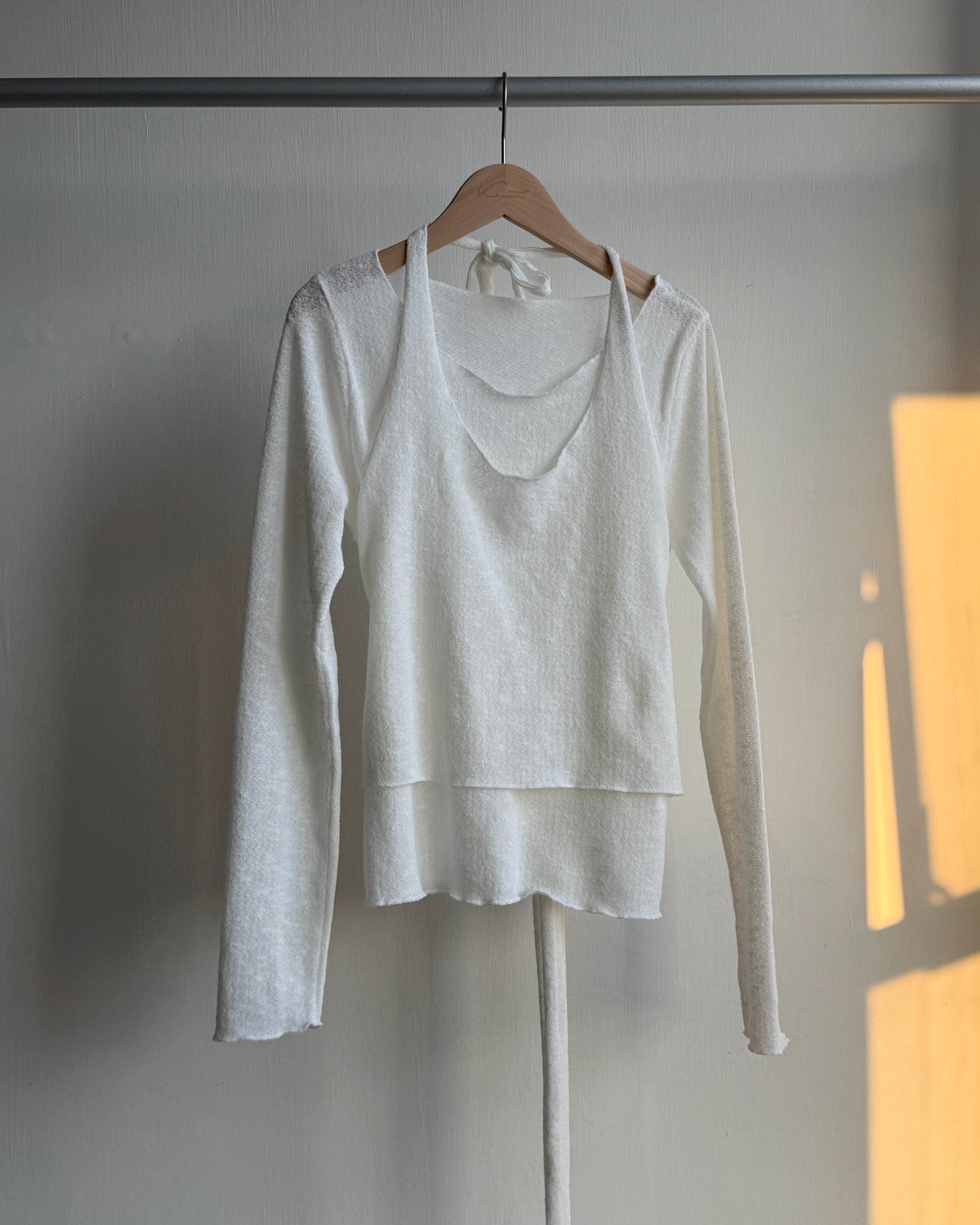 TP564 層次感百搭上衣 - White | Black