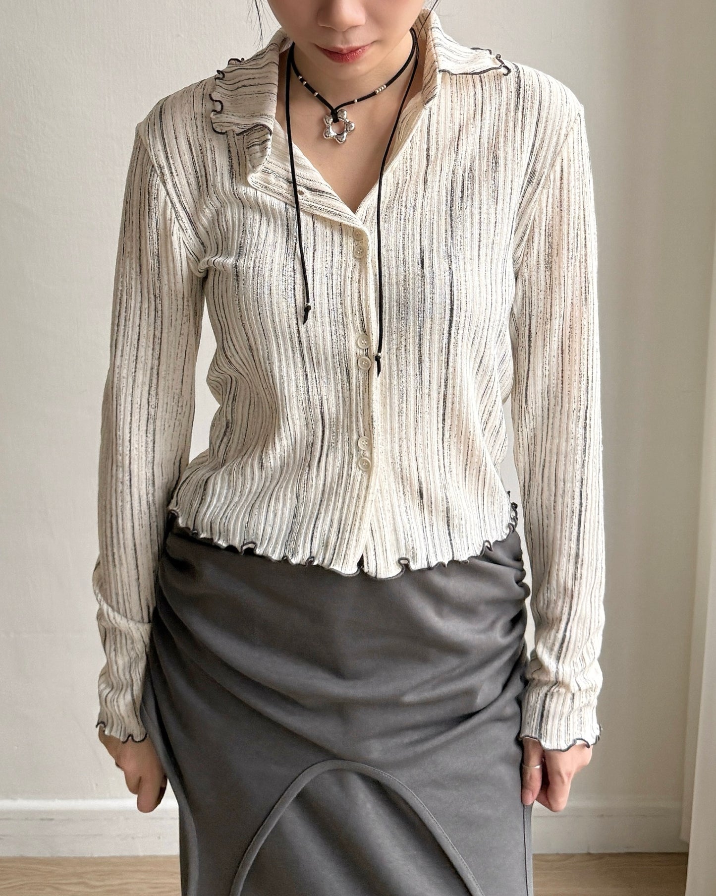 TP547 Draw Pleated Blouse - Ivory | Gray