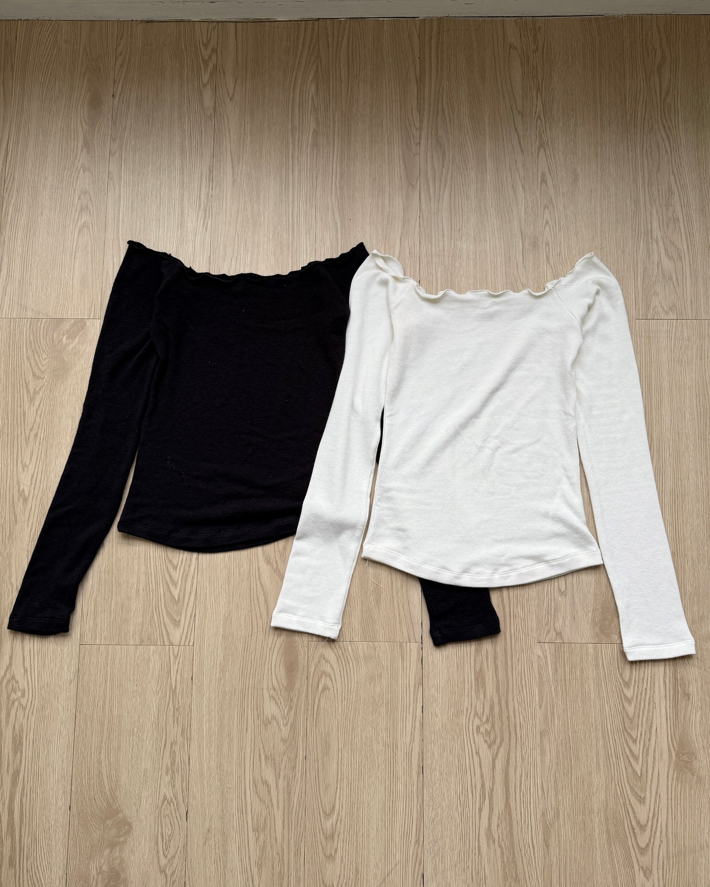 TP564 Basic Off-shoulder Top - White | Black