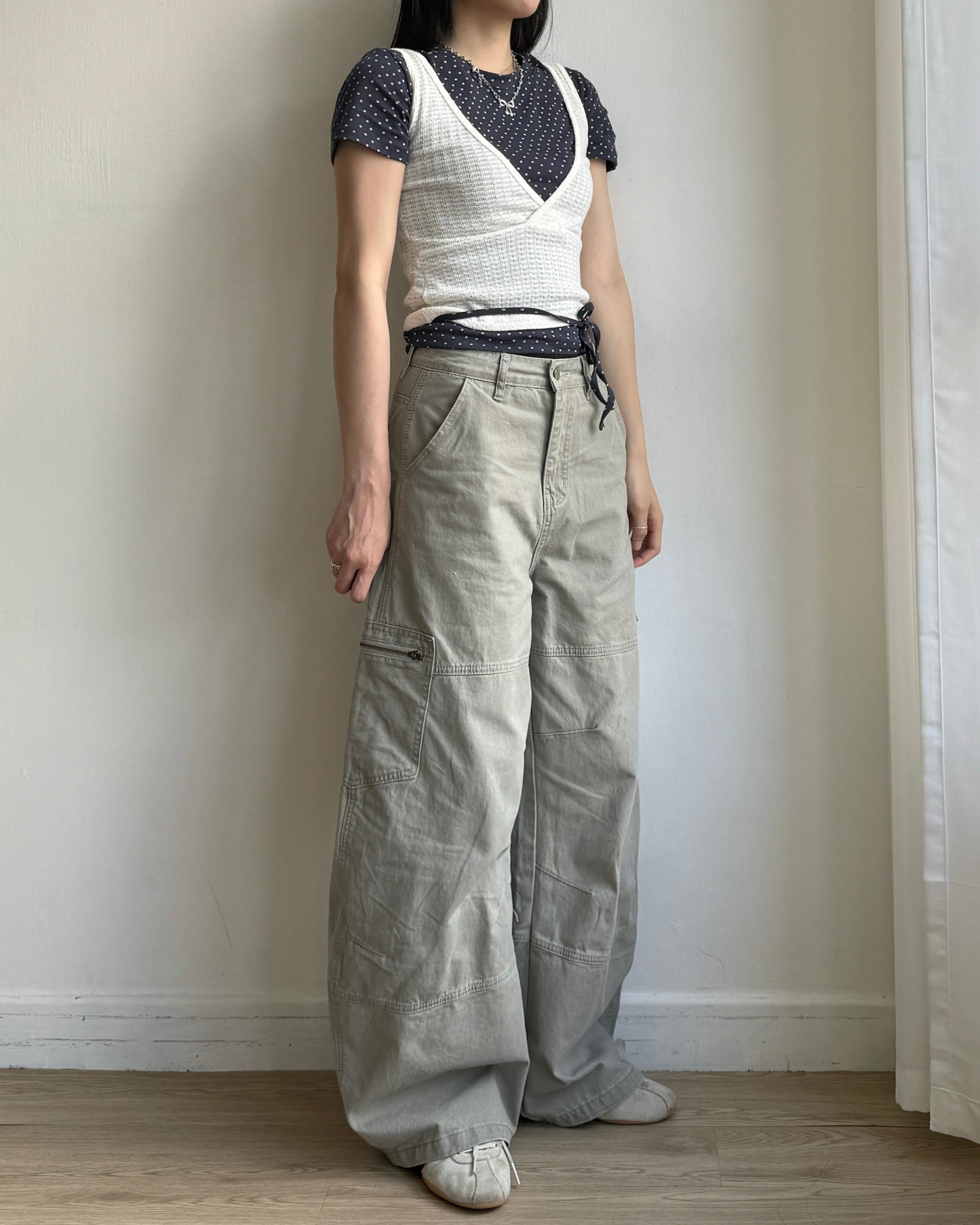 TP601 Floral Top - Gray | White | Navy