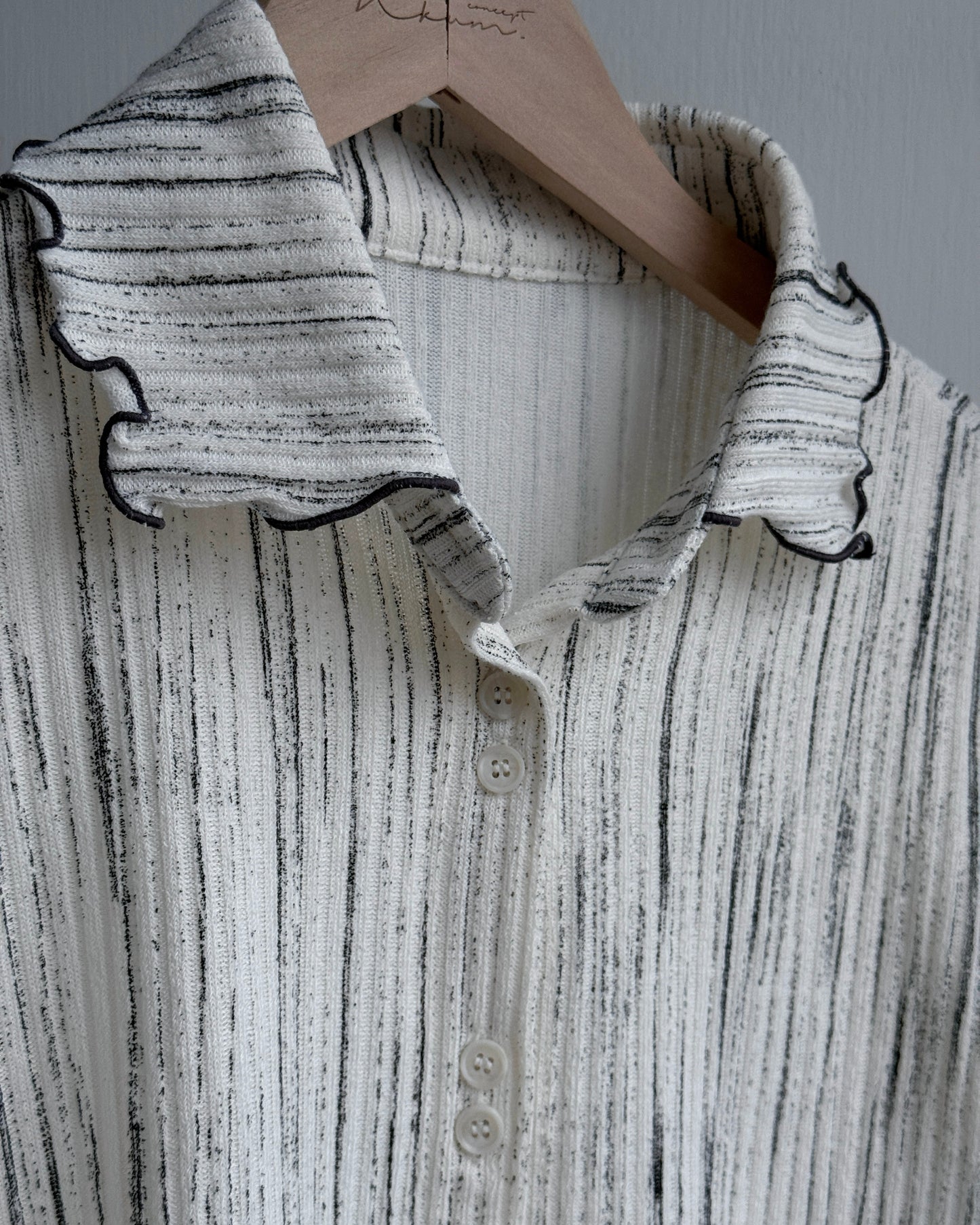 TP547 Draw Pleated Blouse - Ivory | Gray