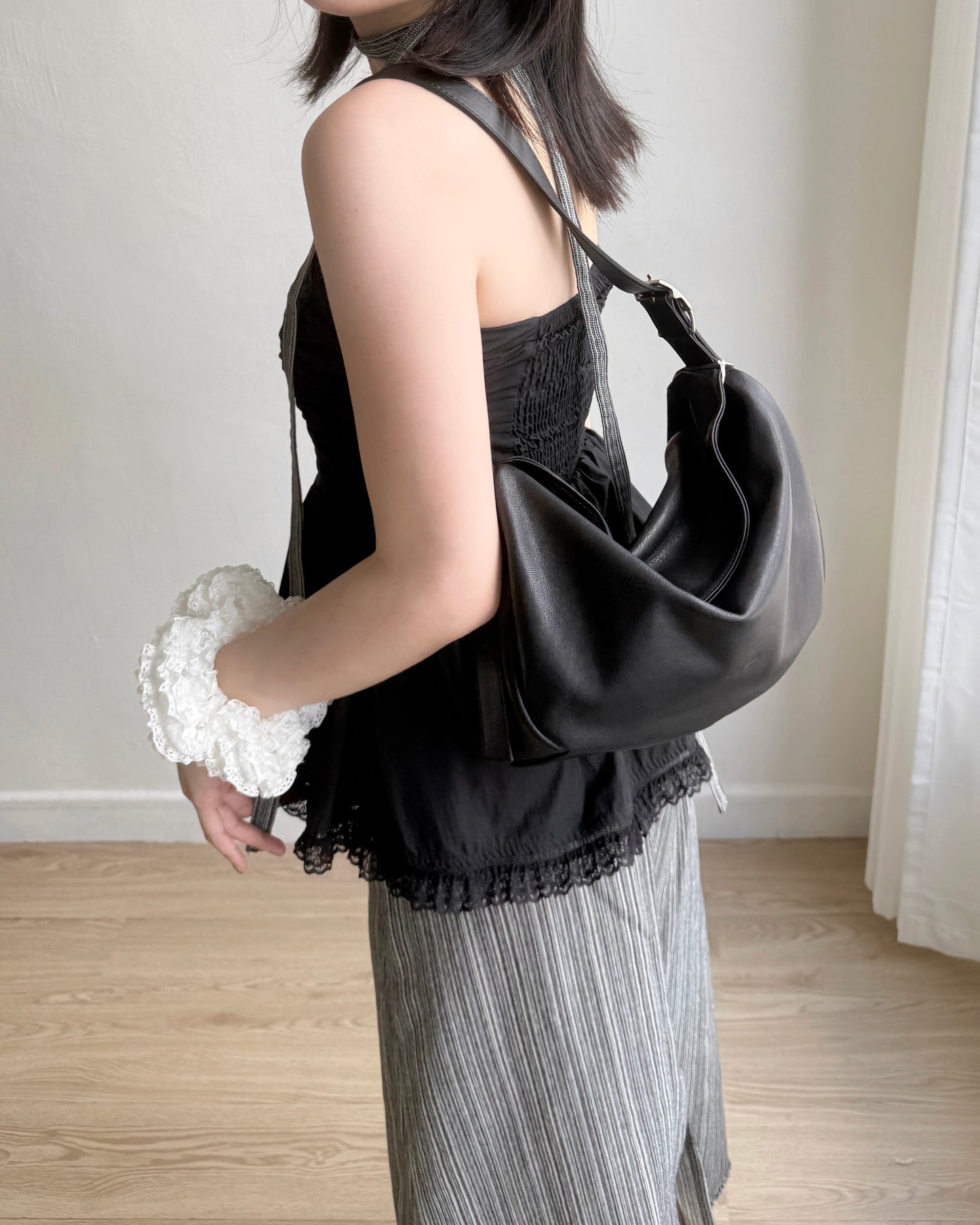 Preorder - BG032 Folding Shoulder Bag - Black | Beige
