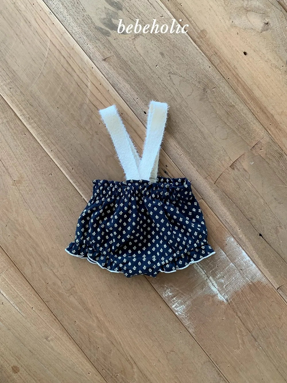 🍪Bebeholic 毛毛吊帶花花包屁褲 - Ivory | Navy