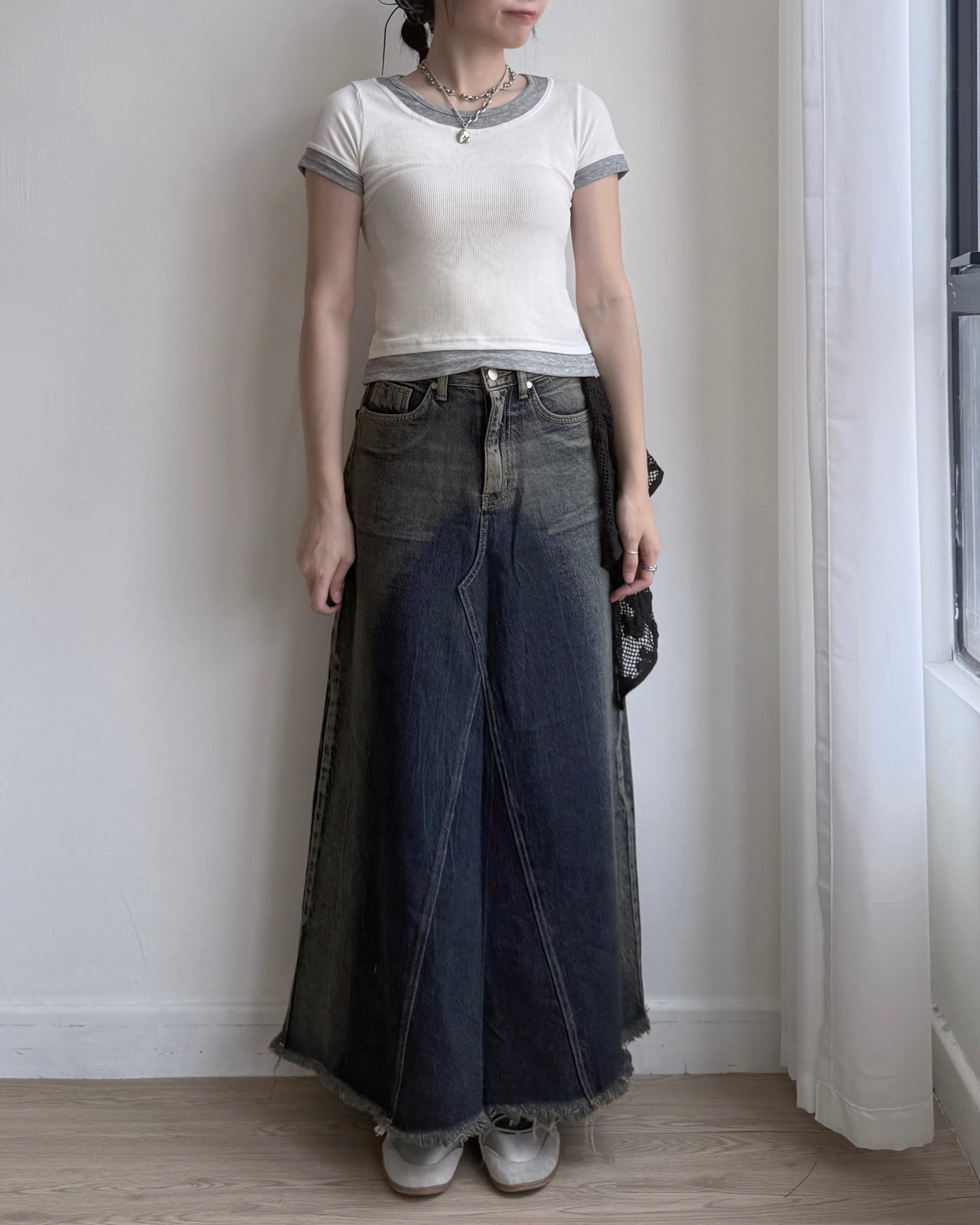 SK196 Dirty Crack Denim Skirt - Navy