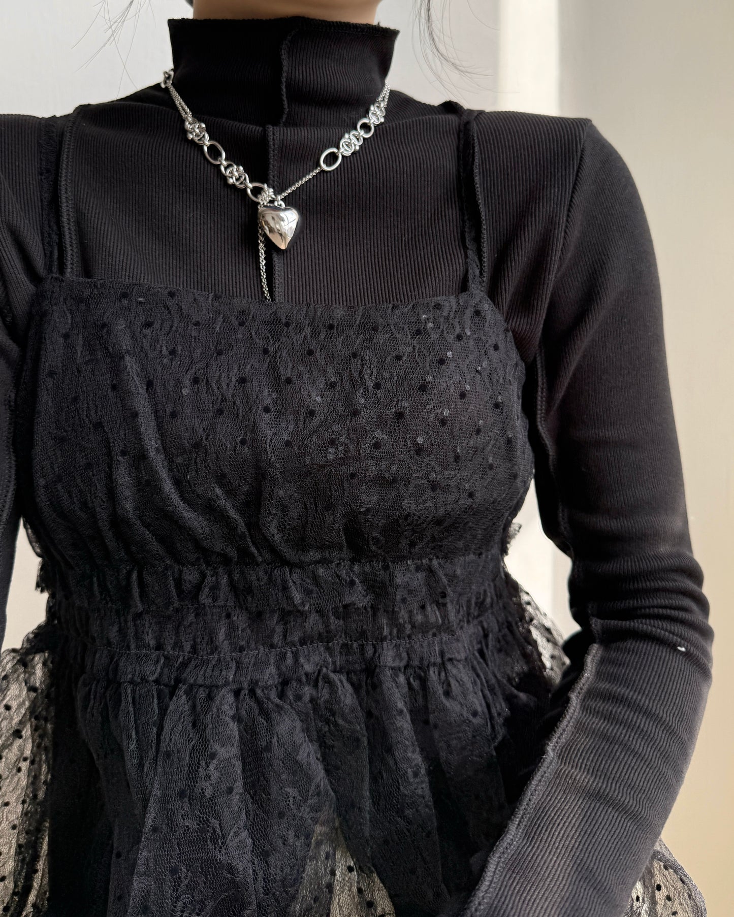 VT270 Lace Vest - Black