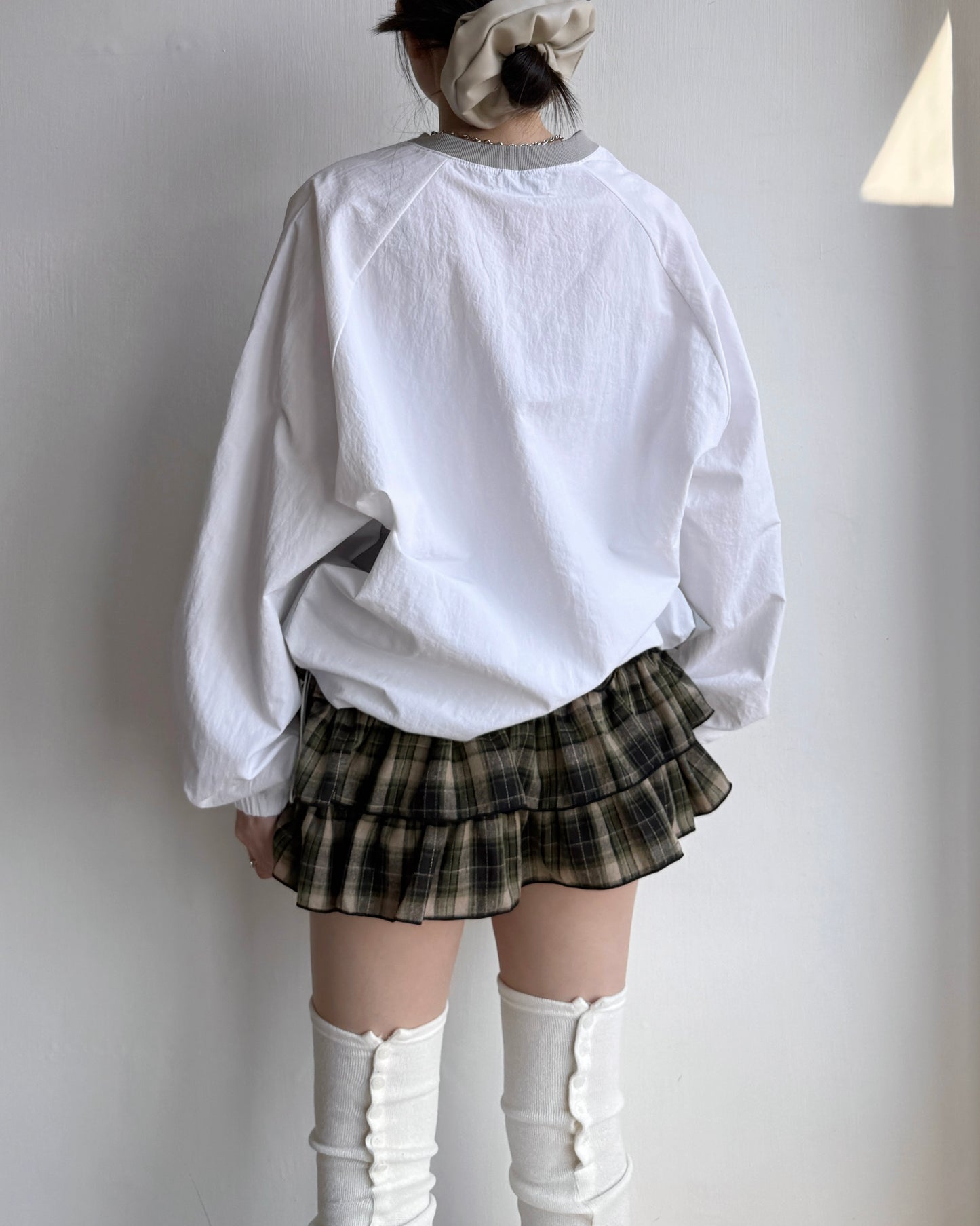 TP550 Nylon Sweatshirt - White | Black