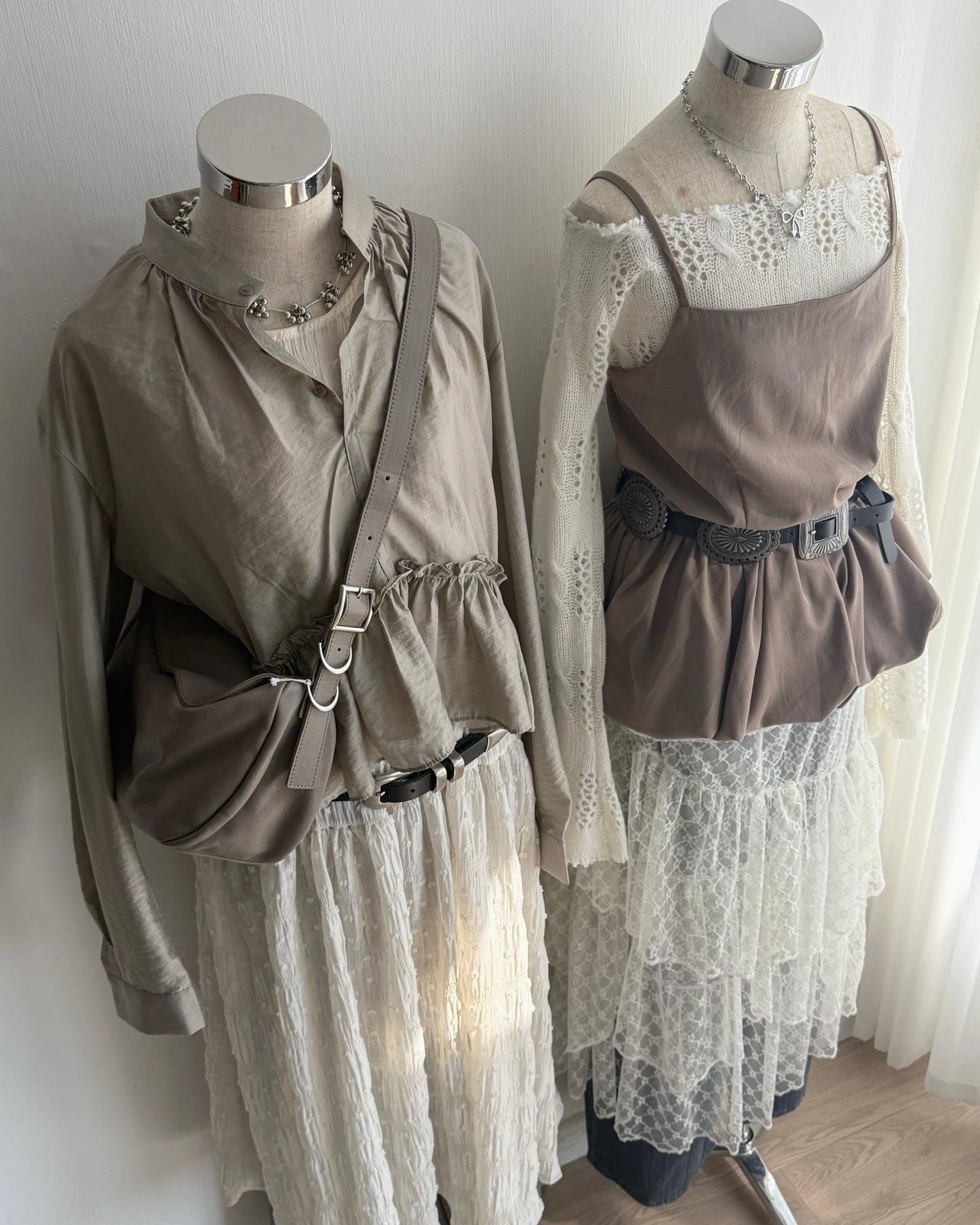 (🧨7-11/2限定優惠) TP568 Ruffle Blouse - White | Khaki | Black