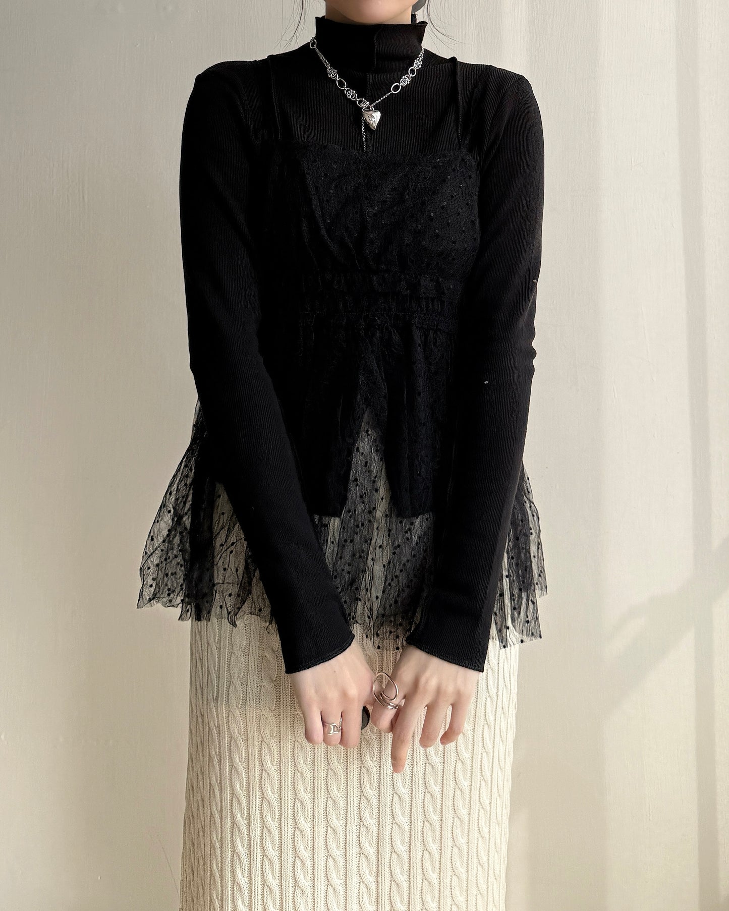 VT270 Lace Vest - Black