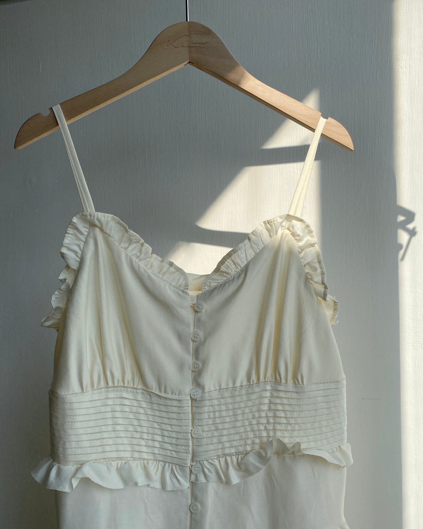 DS257 Ruffle Button OPS - Ivory | Black
