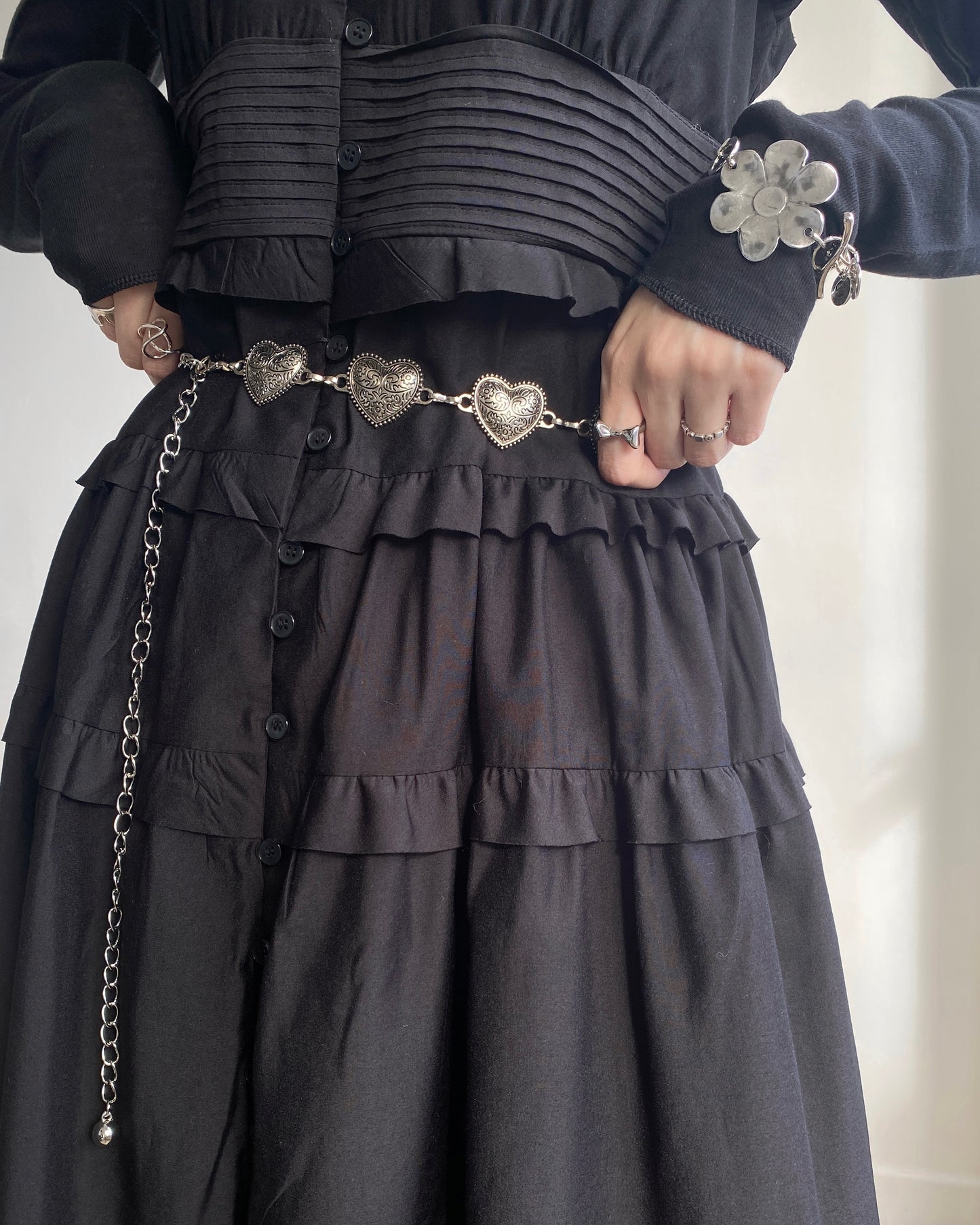 DS257 Ruffle Button OPS - Ivory | Black