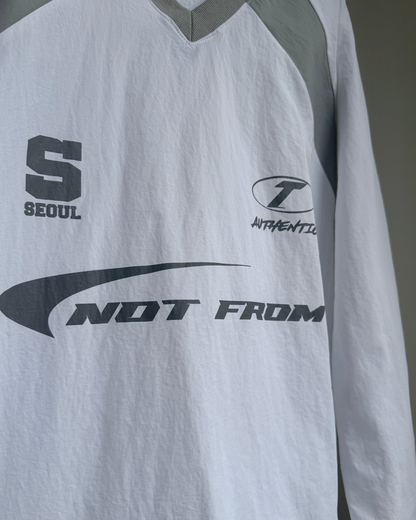 TP550 Nylon Sweatshirt - White | Black