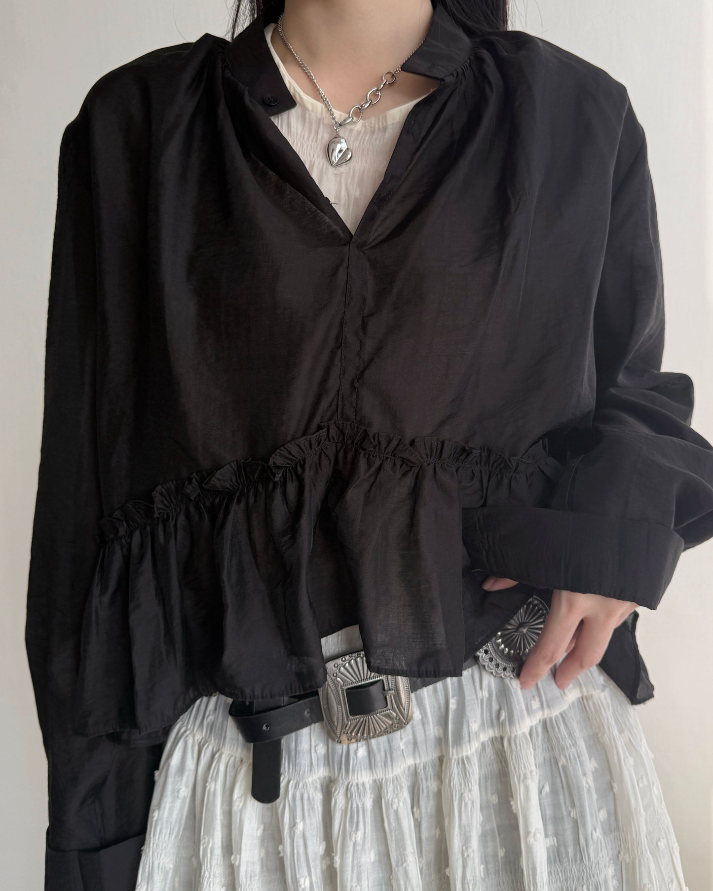 (🧨7-11/2限定優惠) TP568 Ruffle Blouse - White | Khaki | Black