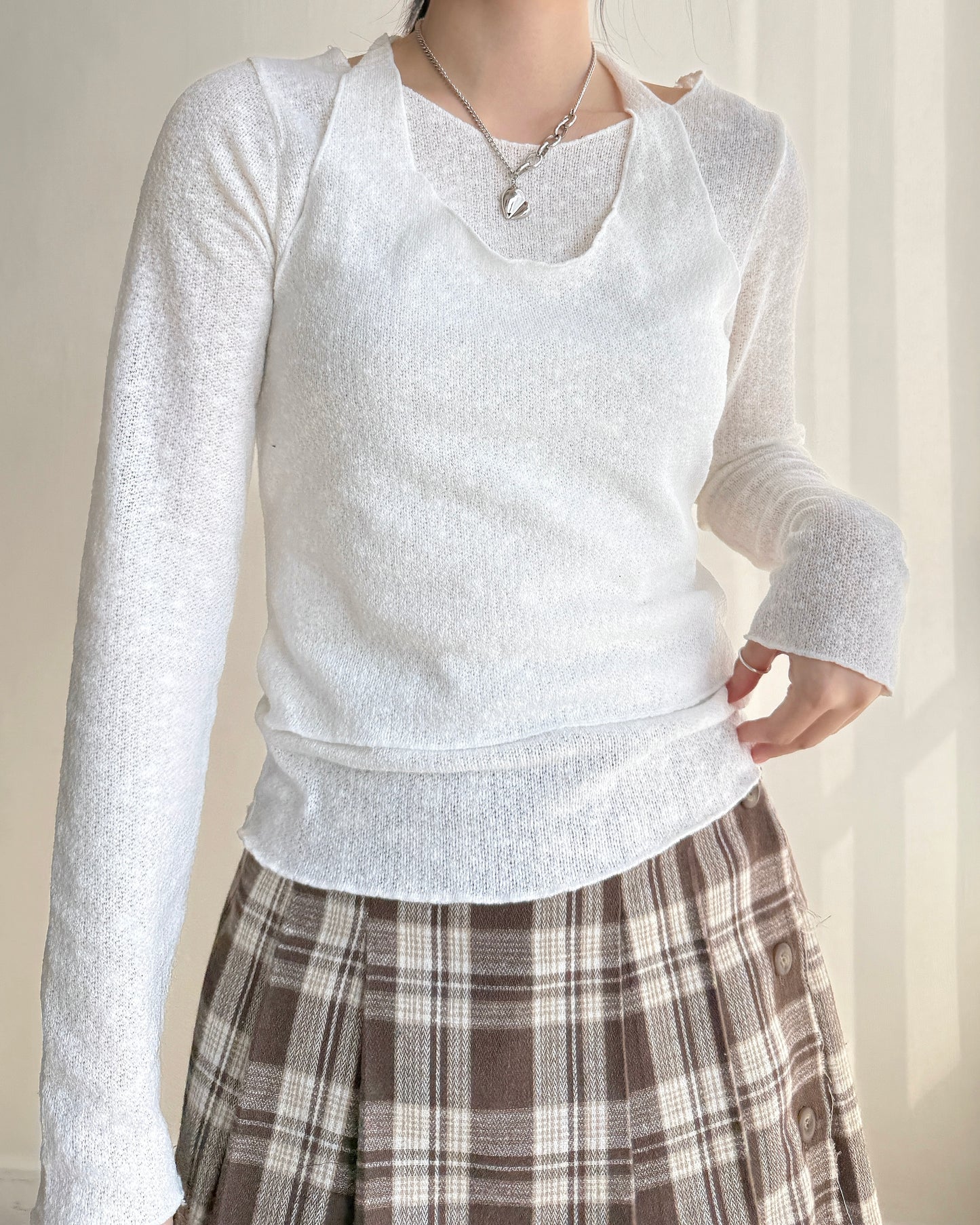 TP564 層次感百搭上衣 - White | Black