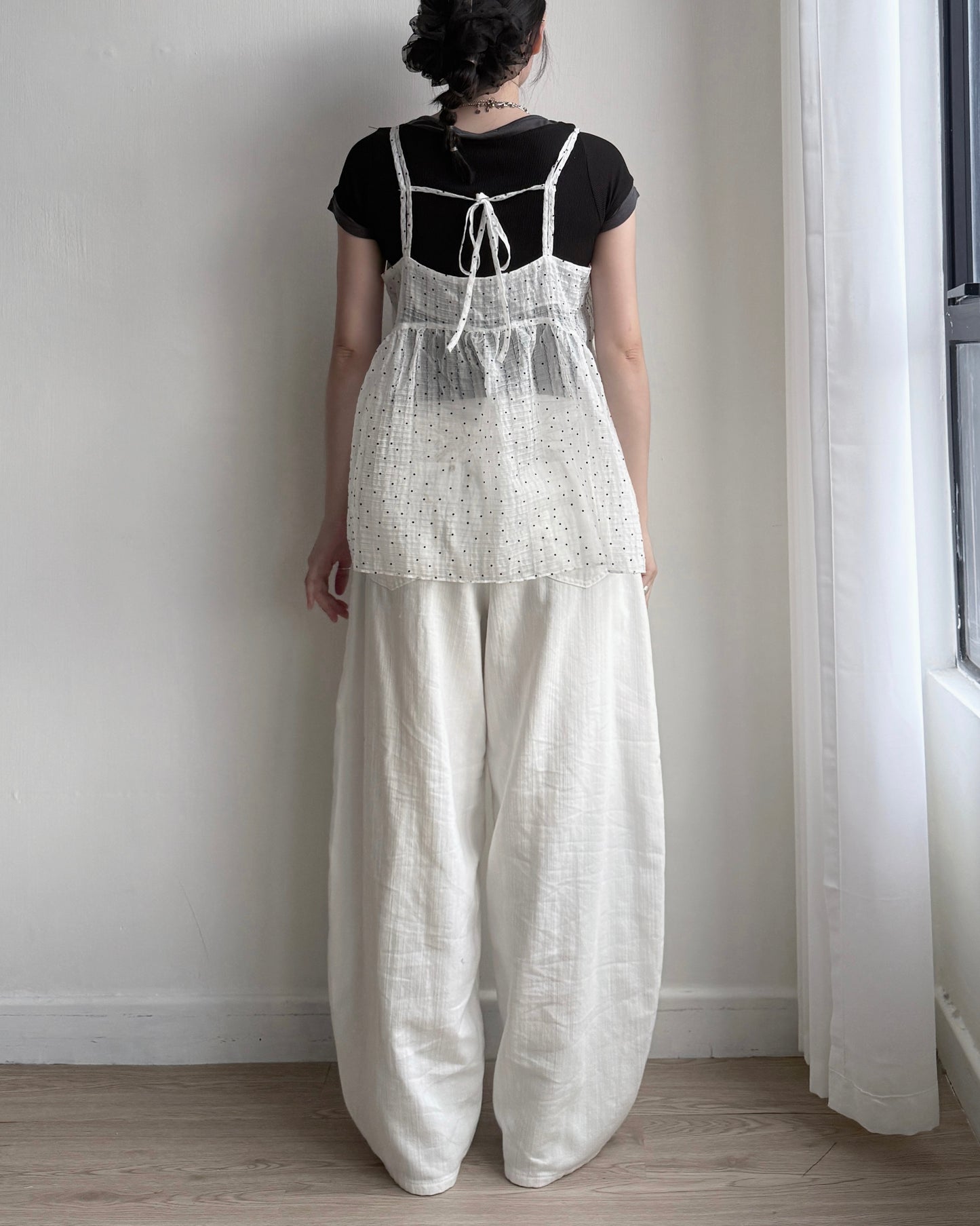 VT257 DotDot Vest - White | Charcoal