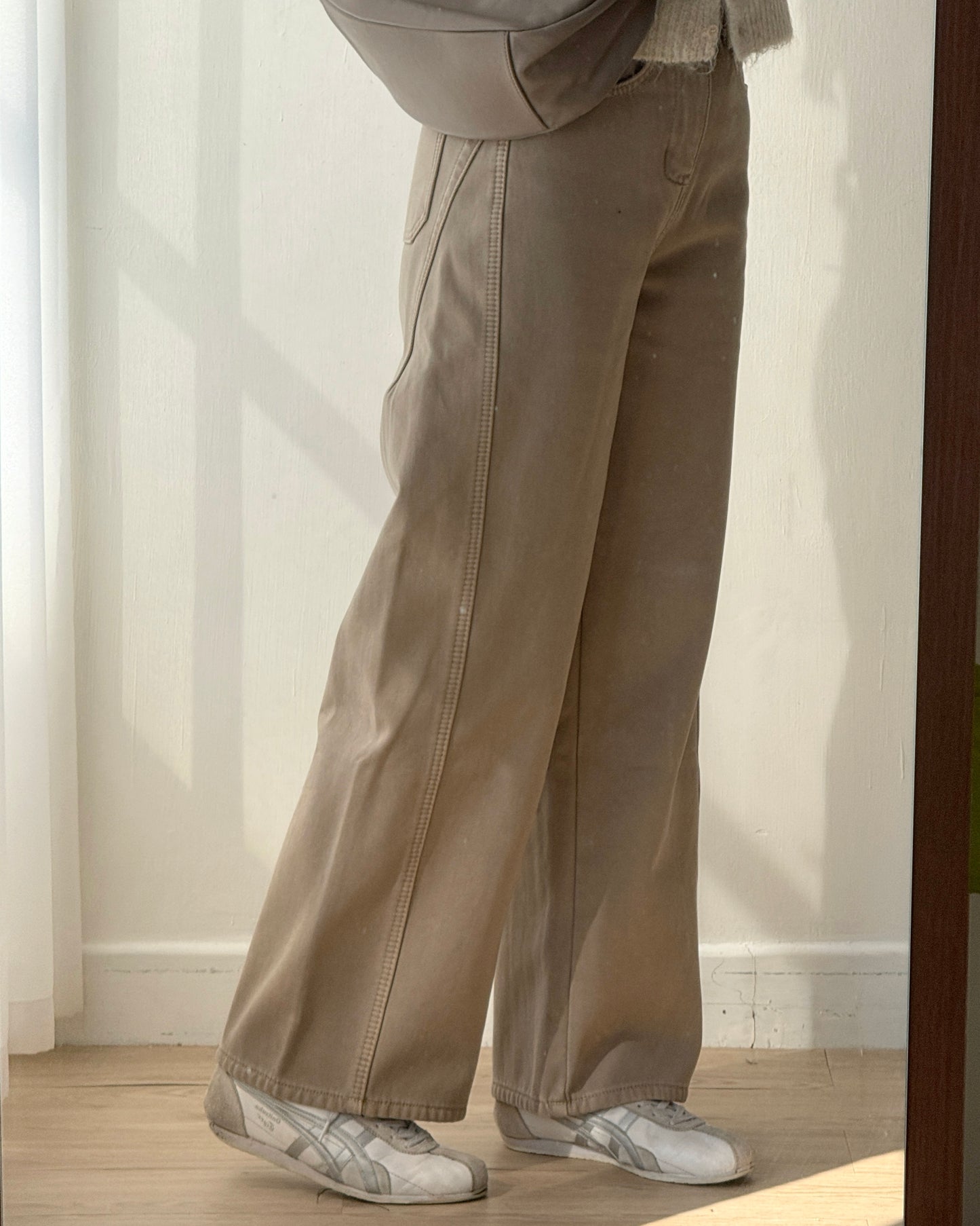 JN062 內有毛毛直筒牛仔褲 - Beige | Blue