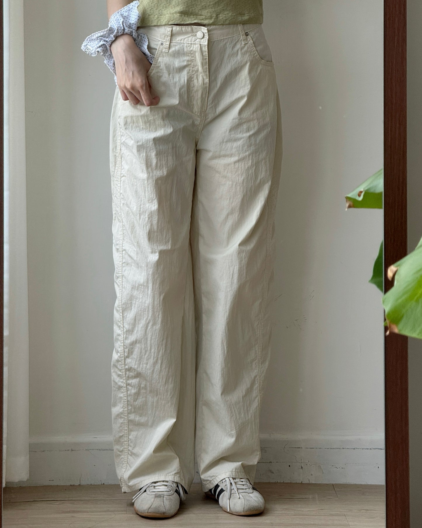 PT085 Cut-out Curved Pants - Beige | Ivory | Charcoal