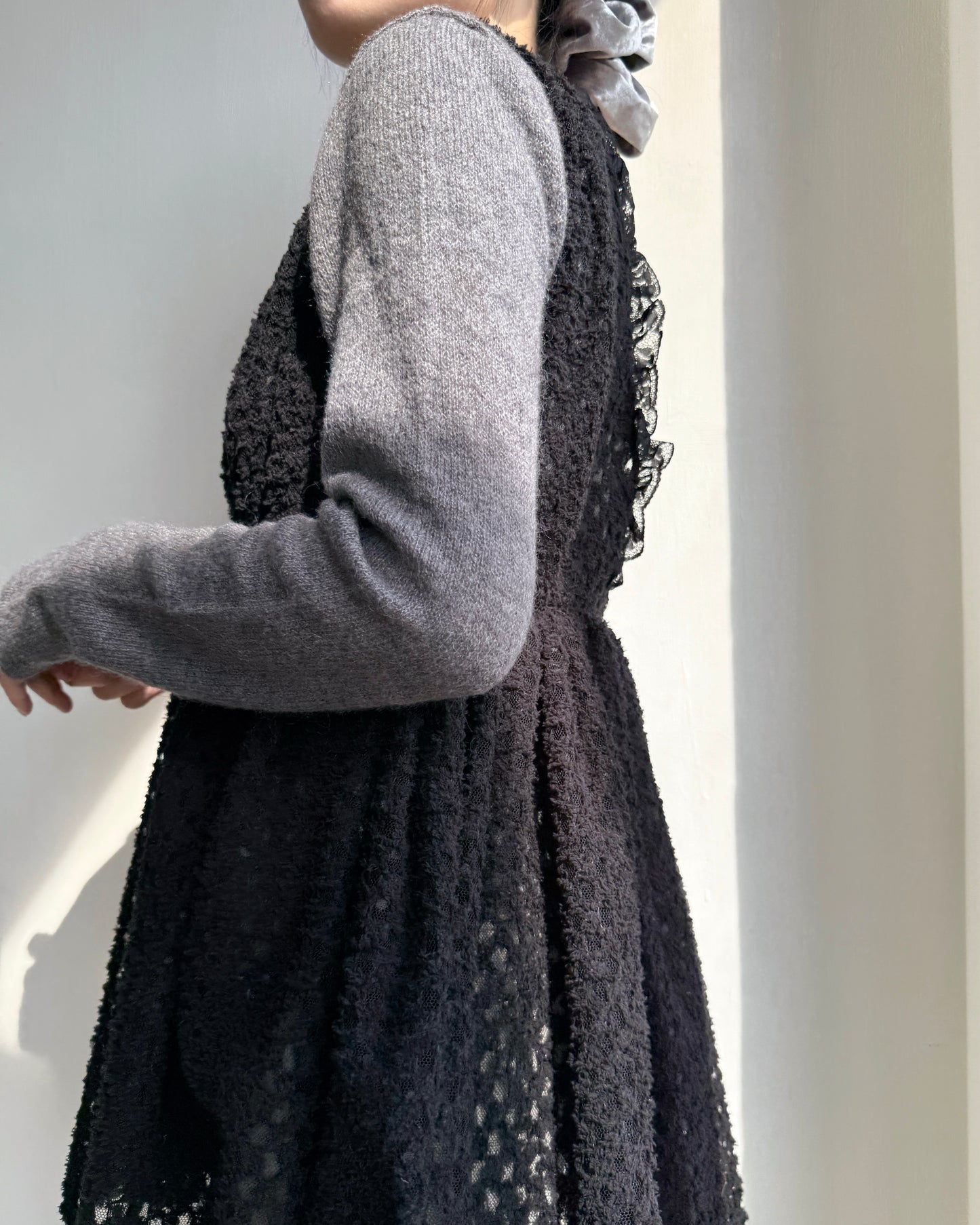 VT268 Lace Vest - White | Black