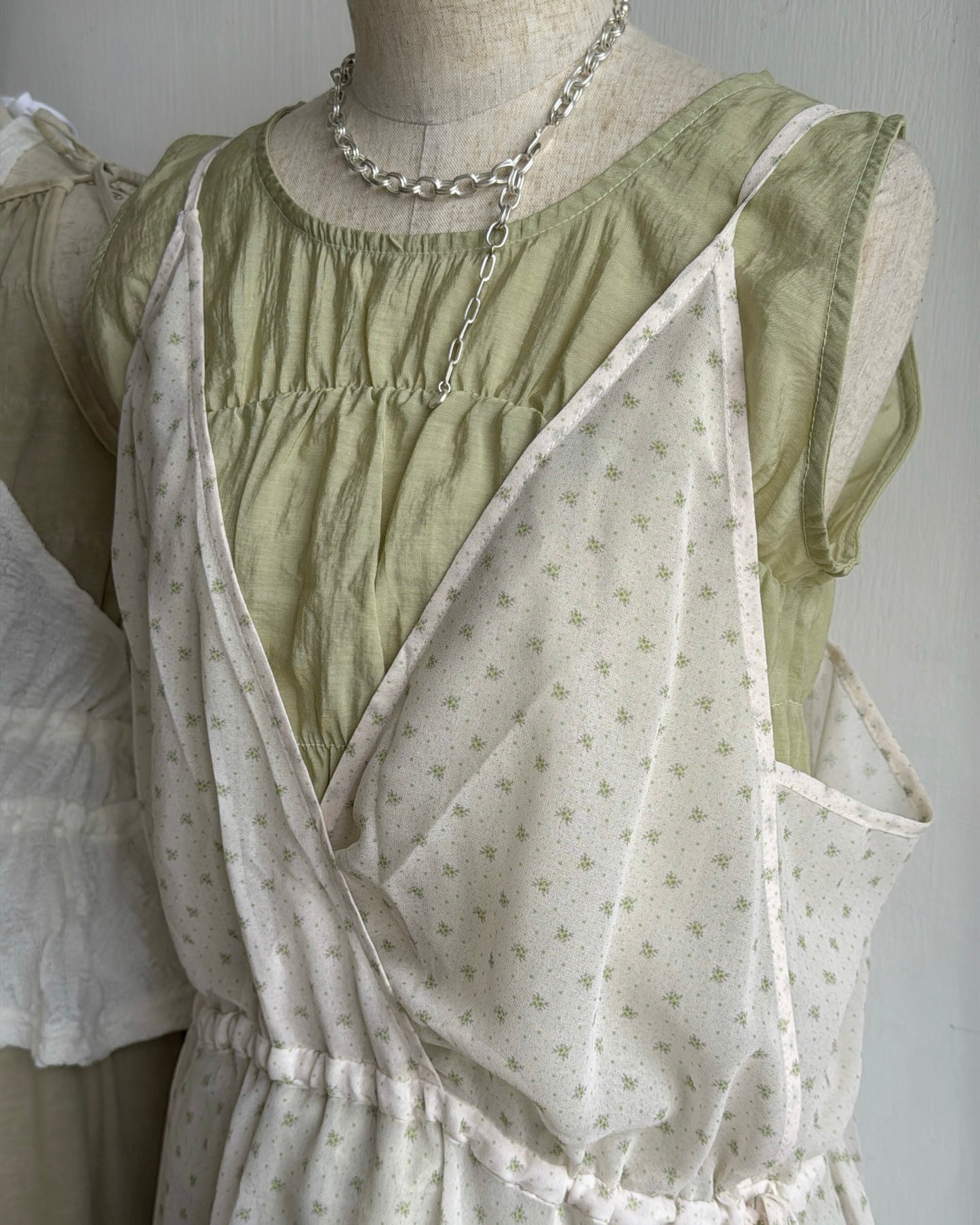 DS295 FaFa Sheer OPS - Ivory