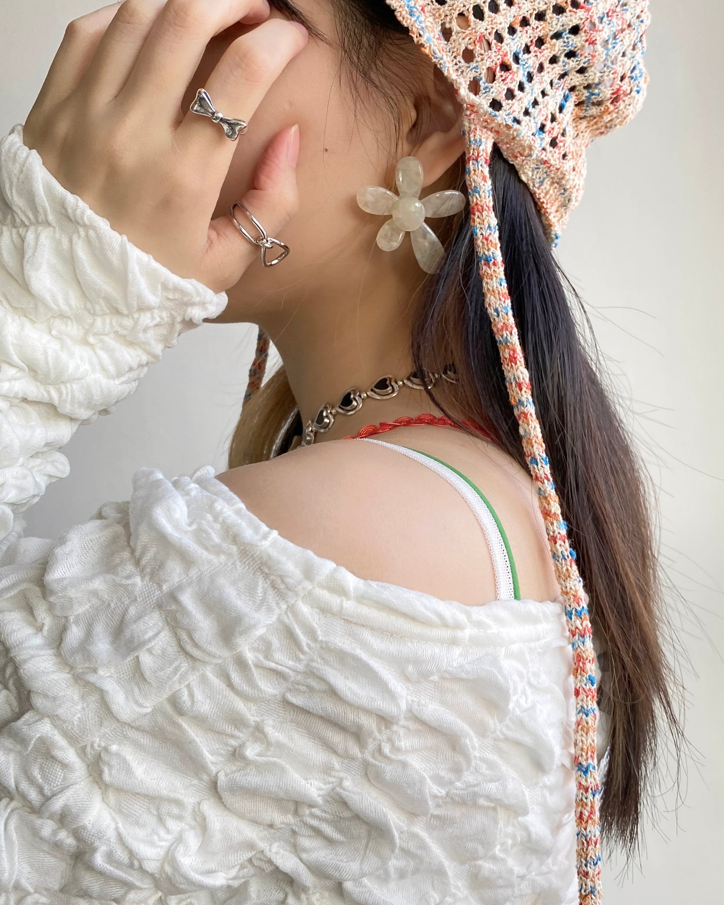 KA316 🌸 FAFA Earring - Ivory | Black