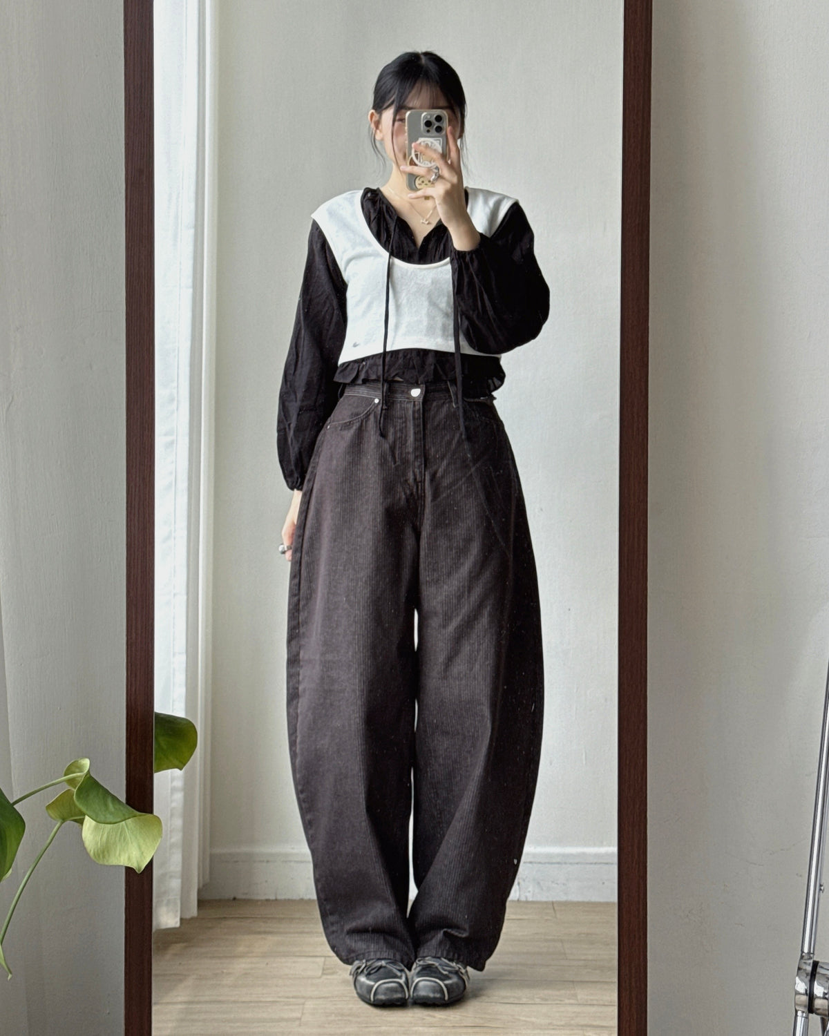 TP620 Pintuck Tie Blouse - Black | White