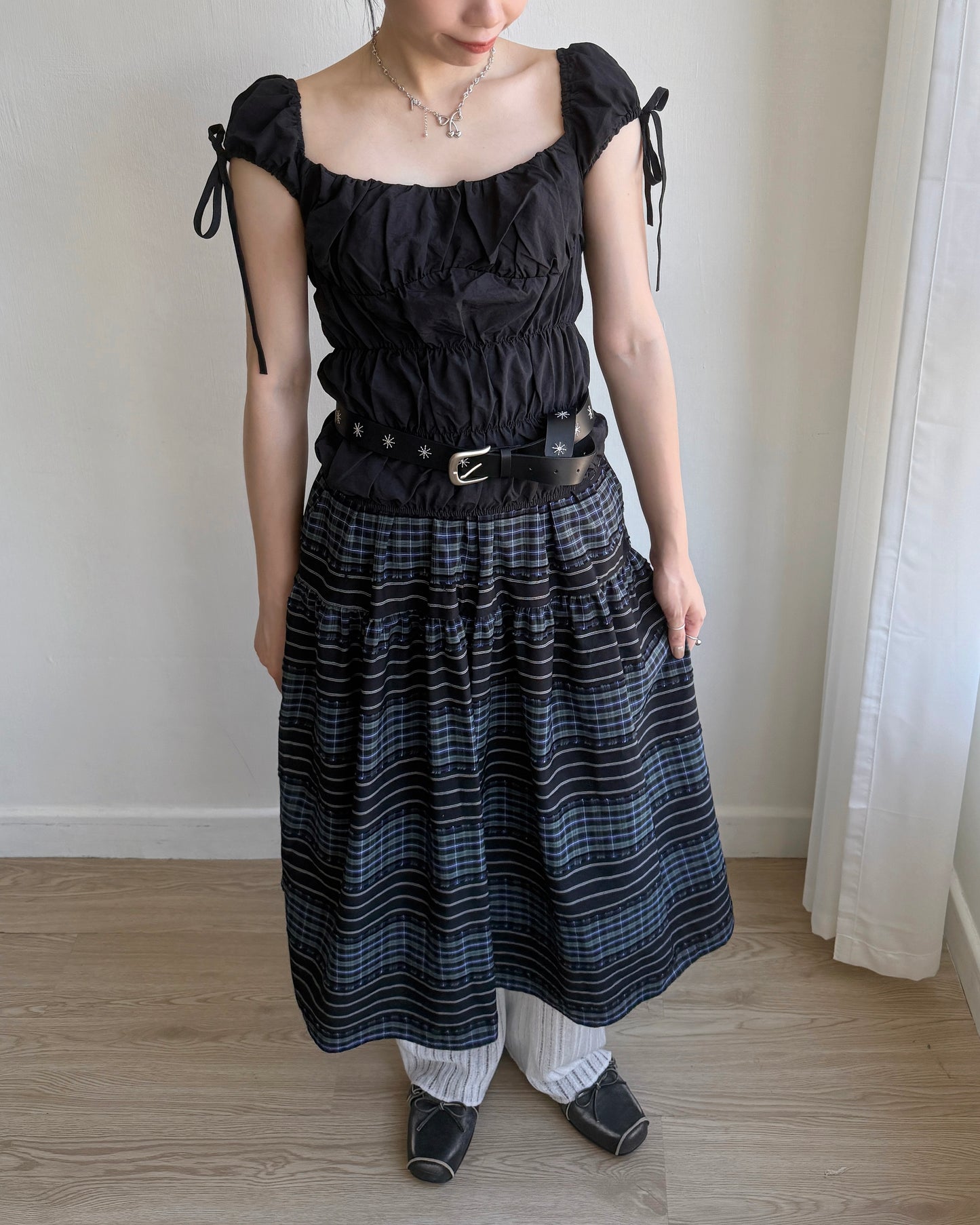 現貨 TP524 Fuzzy Crop Blouse - Beige | Black