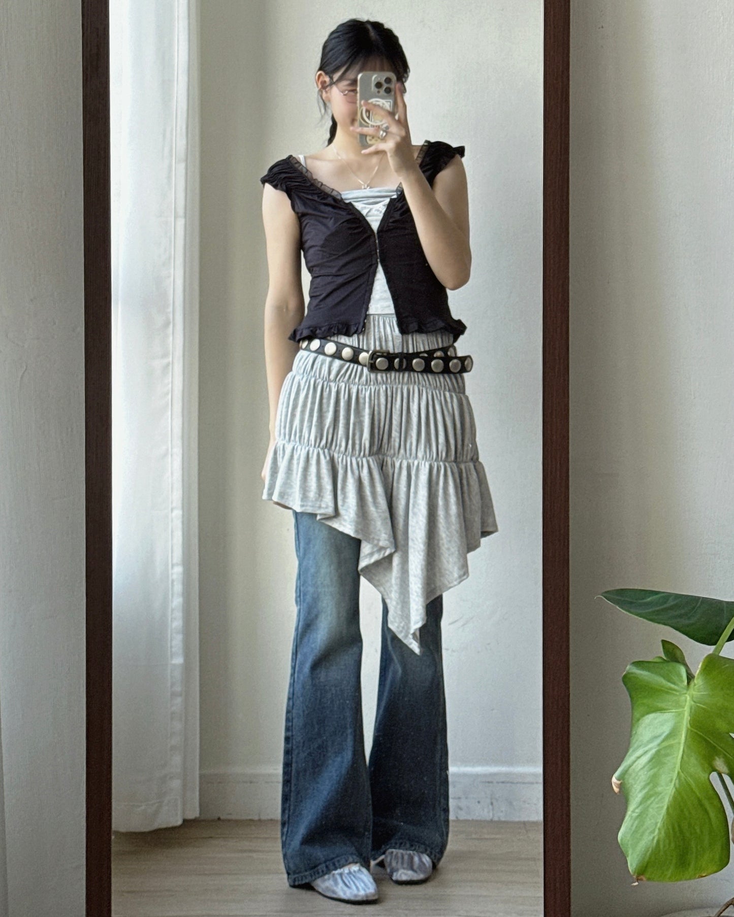 VT324 Frill Ruffle Vest - White | Black