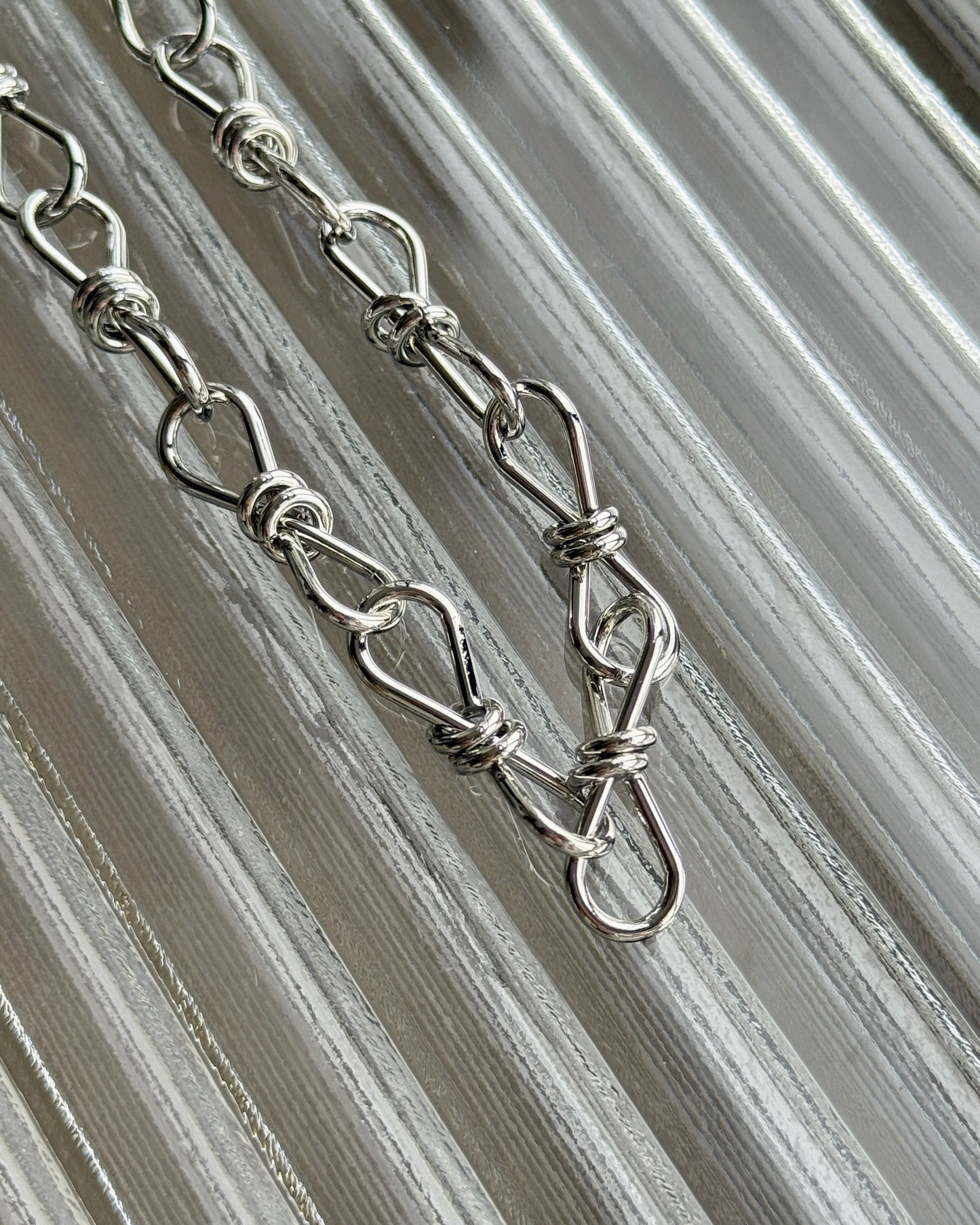KA411 Ribbon Necklace
