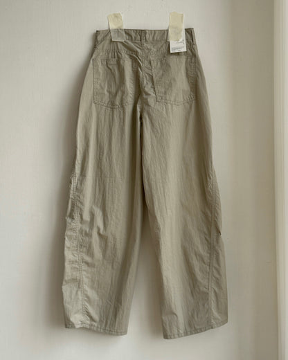 PT085 Cut-out Curved Pants - Beige | Ivory | Charcoal