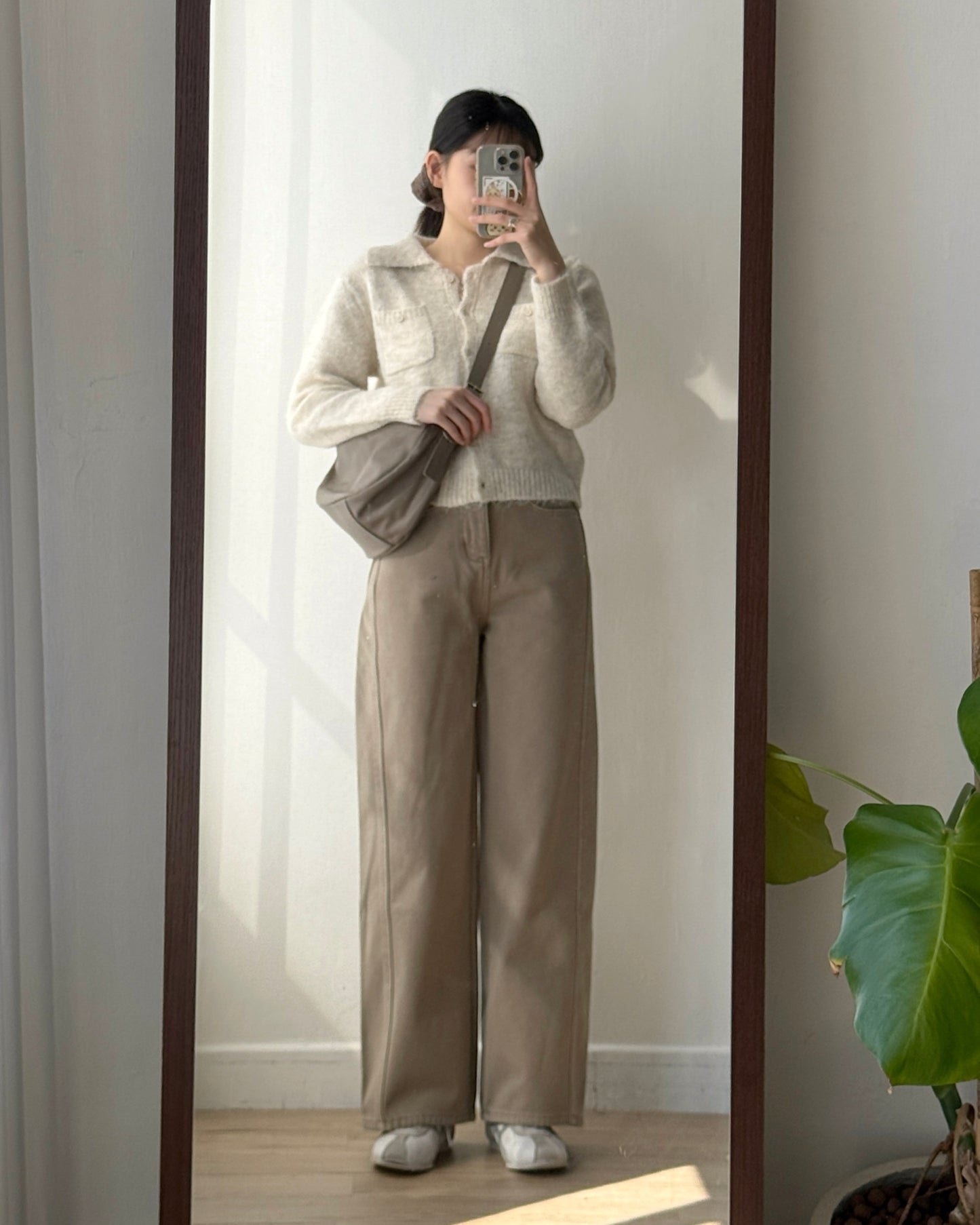 JN062 內有毛毛直筒牛仔褲 - Beige | Blue