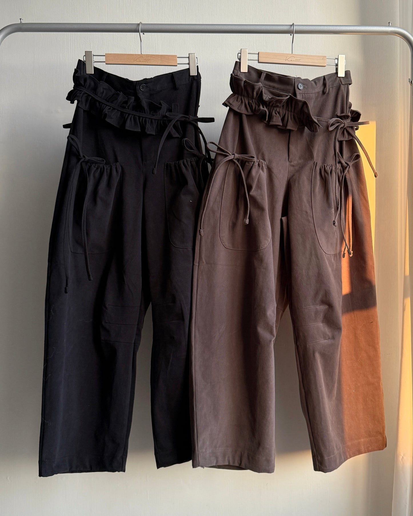 PT077 蝴蝶皺褶休閑褲(連腰帶) - Brown | Black