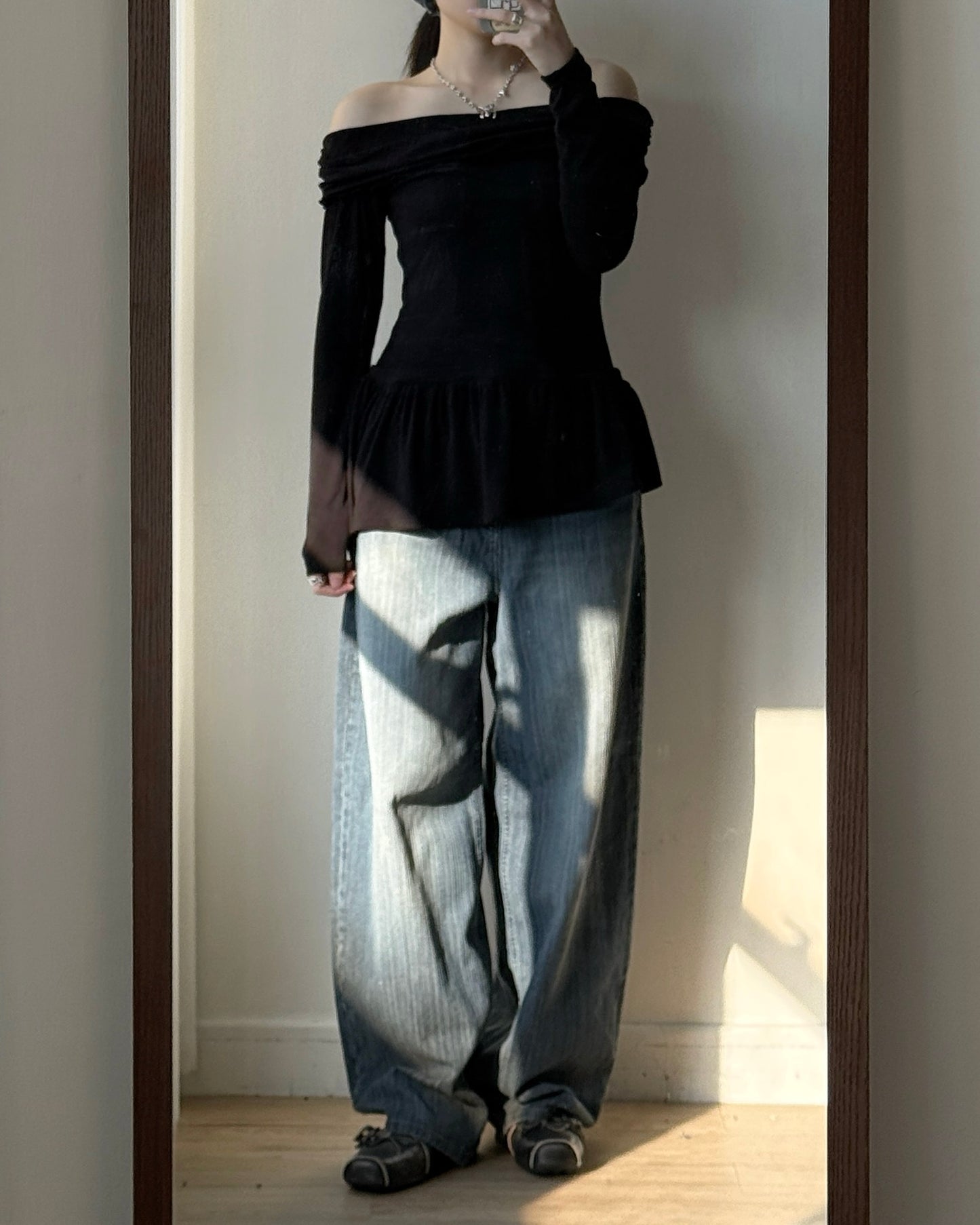 TP568 Off-shoulder Frill Flare Top - Gray | Black